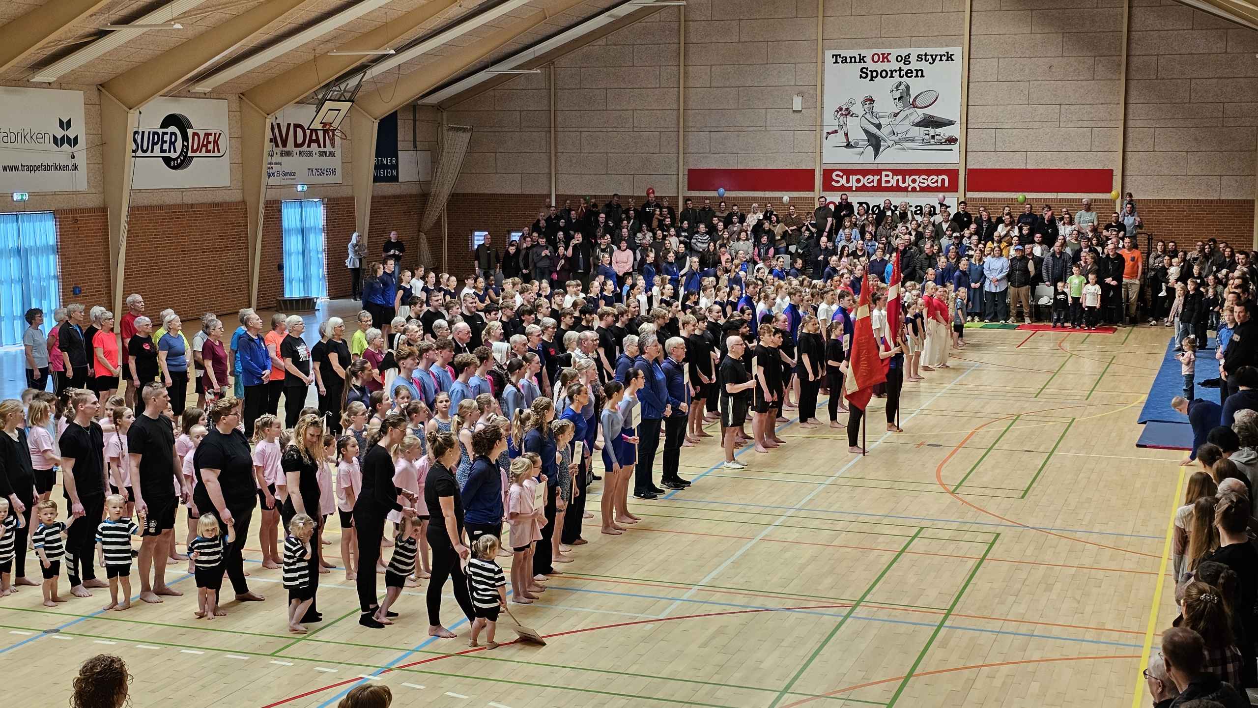 Fra årets Gymnastikopvisning 2025 og ØGU-prisen i Ølgod Hallerne