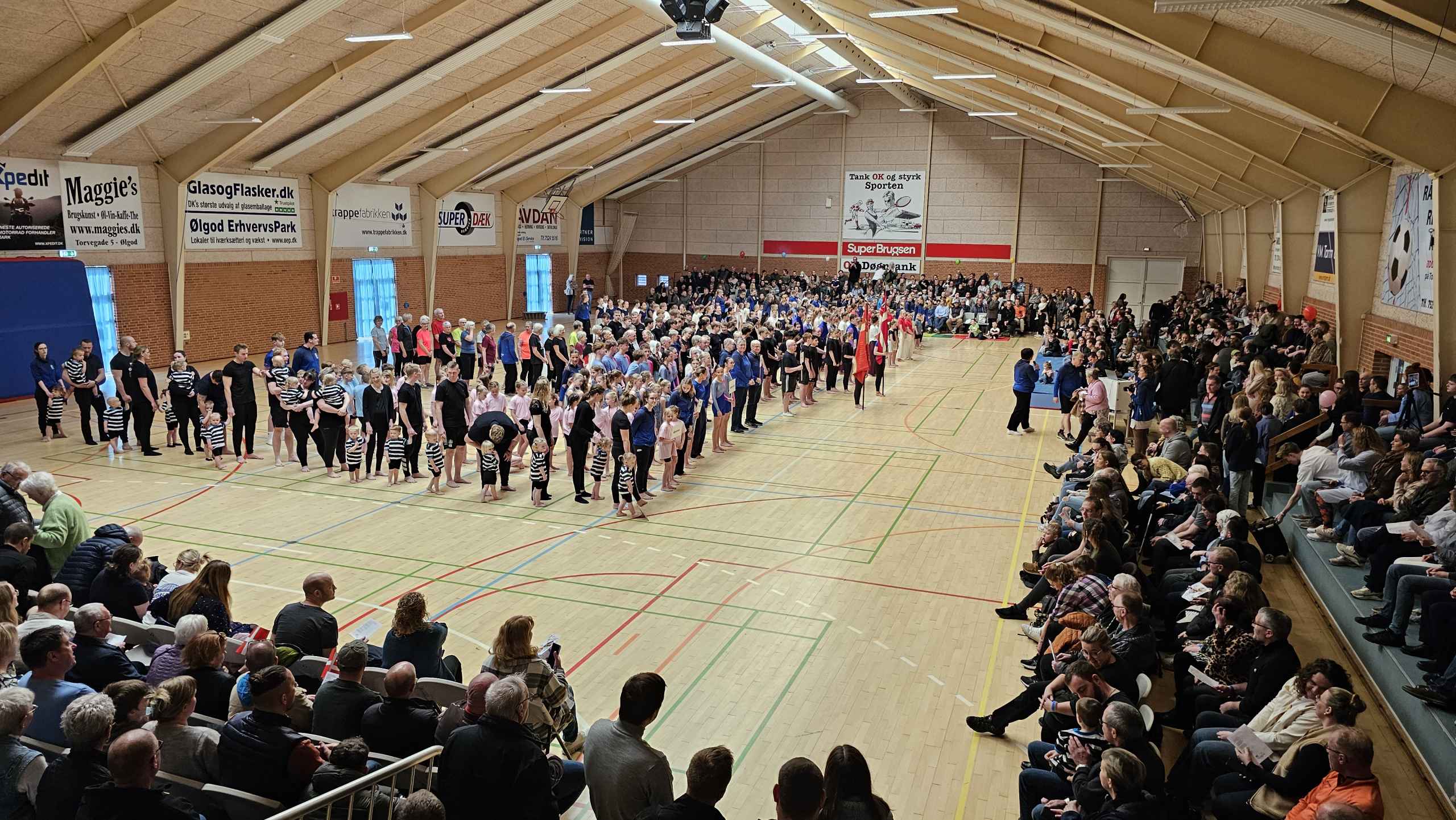 Fra årets Gymnastikopvisning 2025 og ØGU-prisen i Ølgod Hallerne