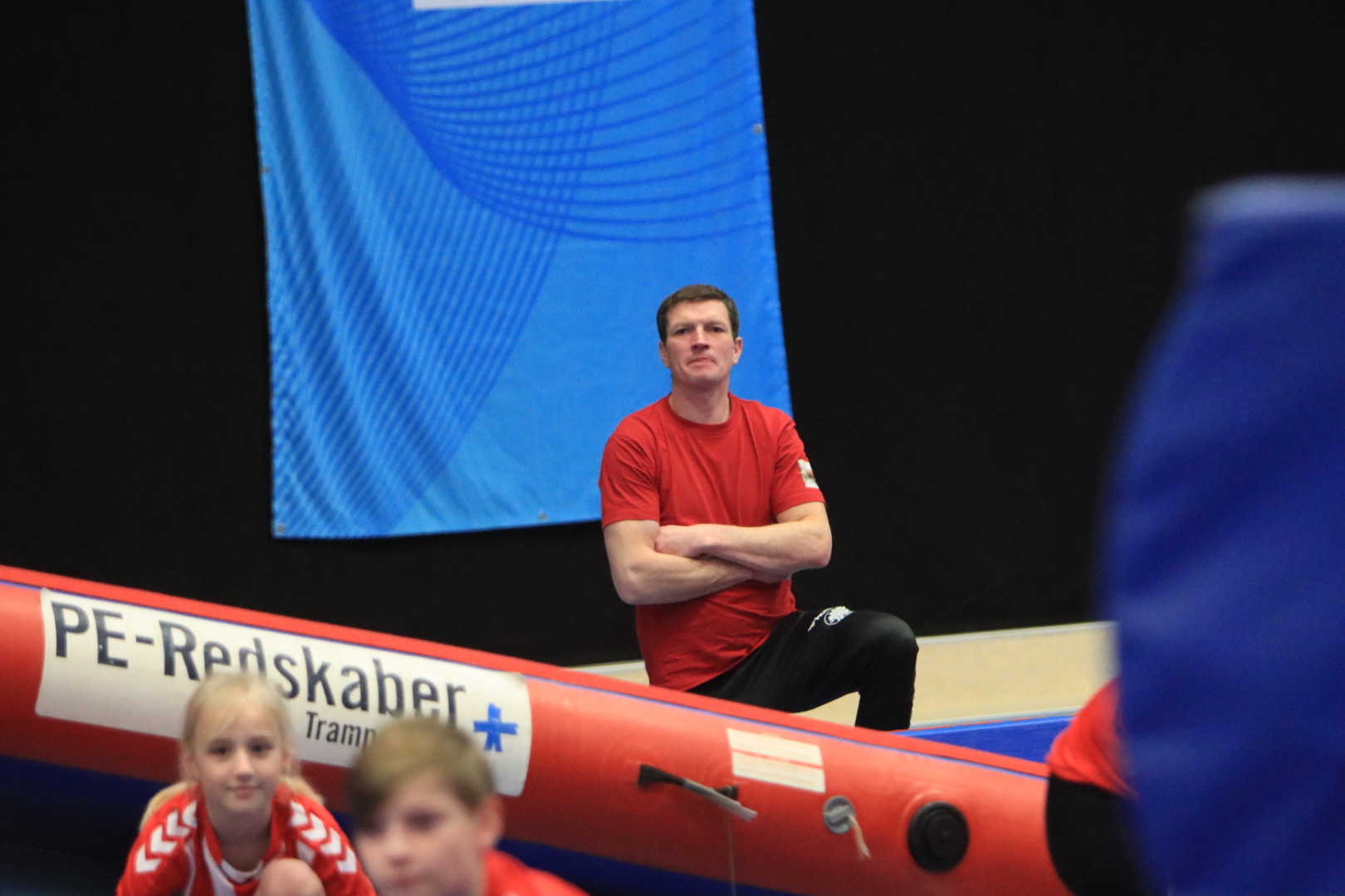 Salto Kids charmerer ved Helleopvisning