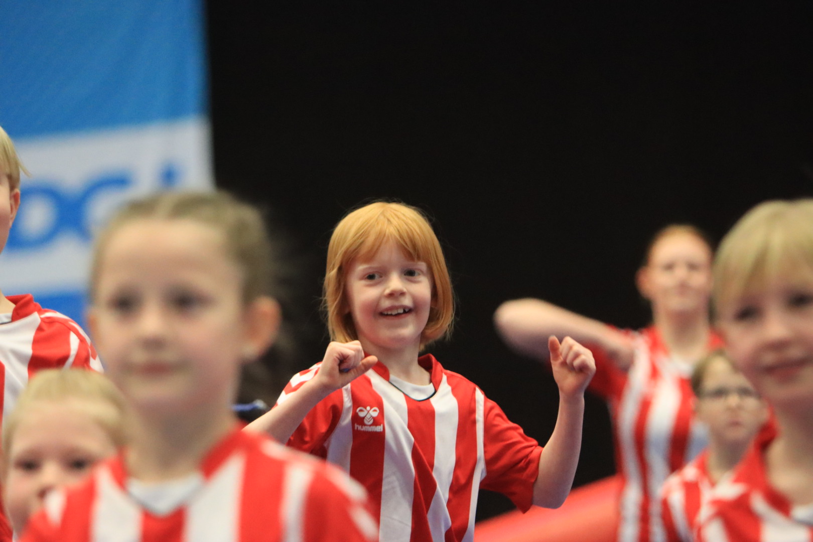 Salto Kids charmerer ved Helleopvisning