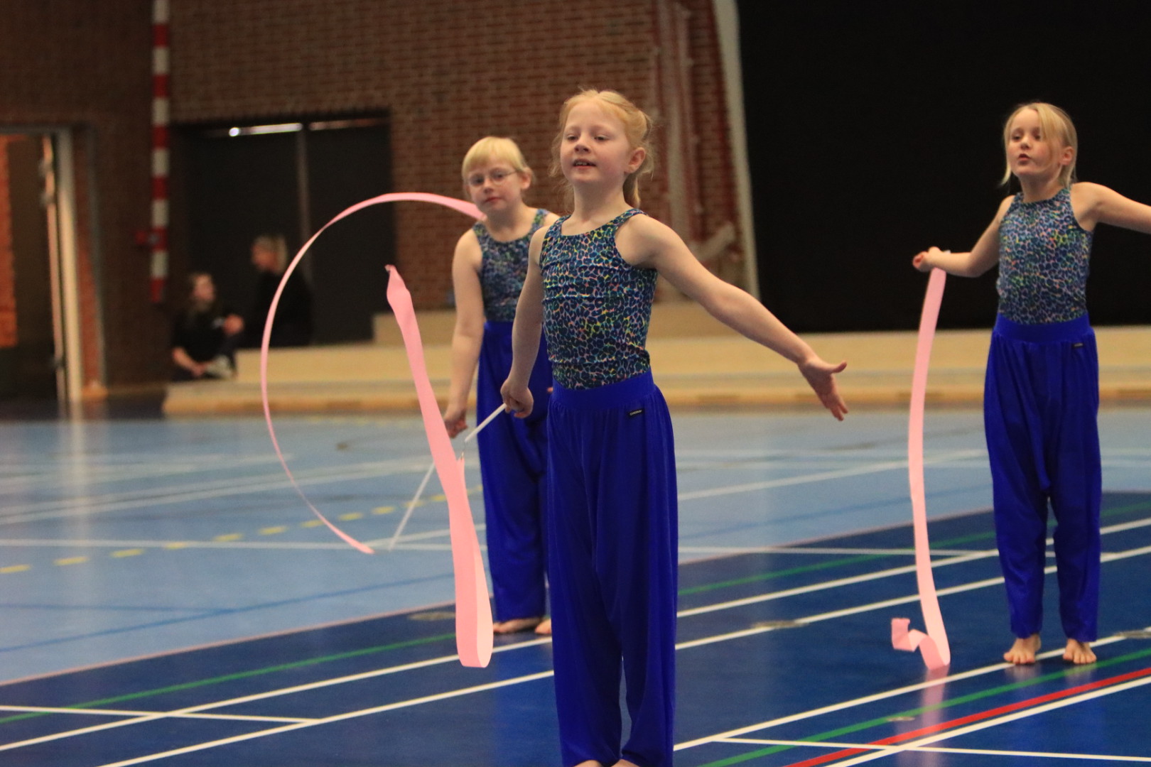Mini Dancers Fra Outrup Strålede