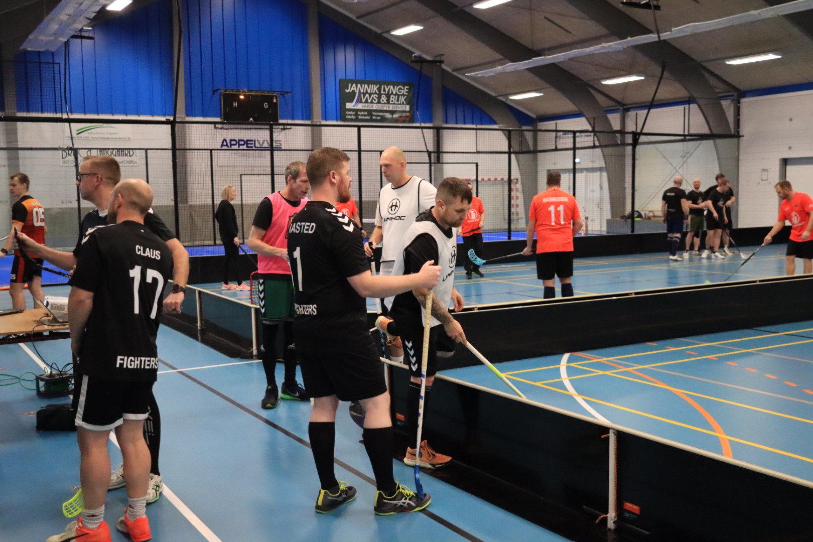 Floorball-spillere samles til stævne i Billum