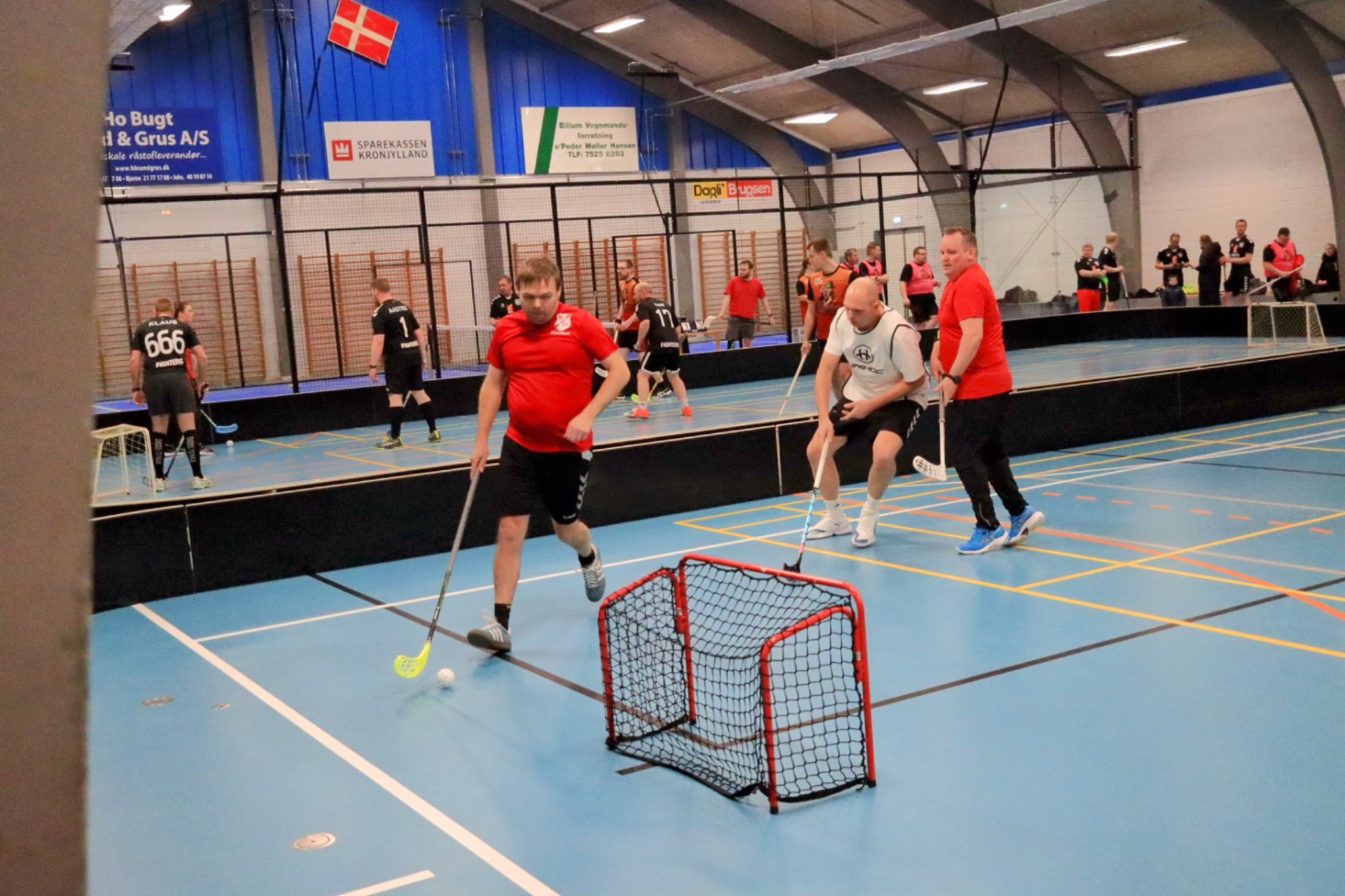Floorball-spillere samles til stævne i Billum