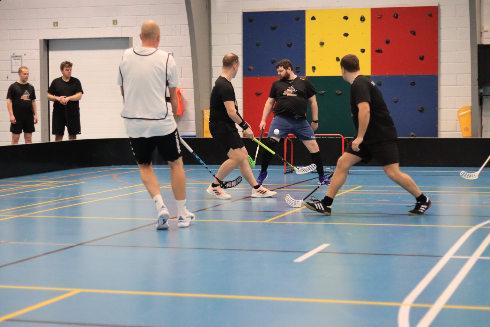 Floorball-spillere samles til stævne i Billum