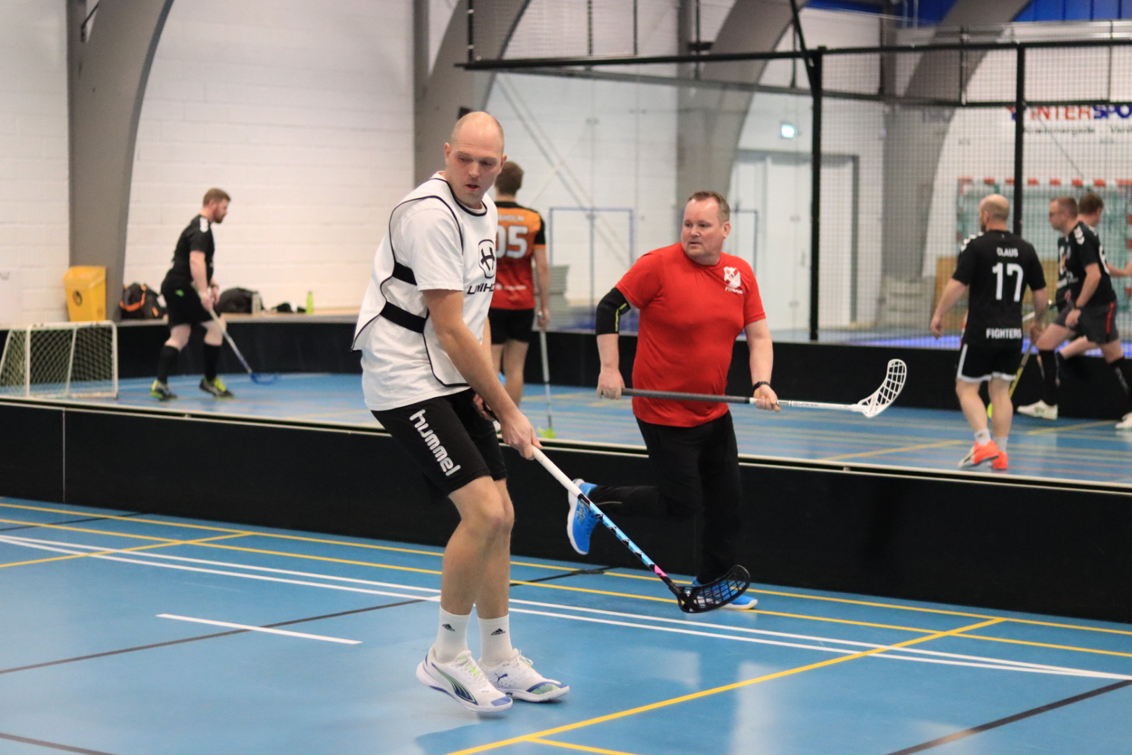 Floorball-spillere samles til stævne i Billum