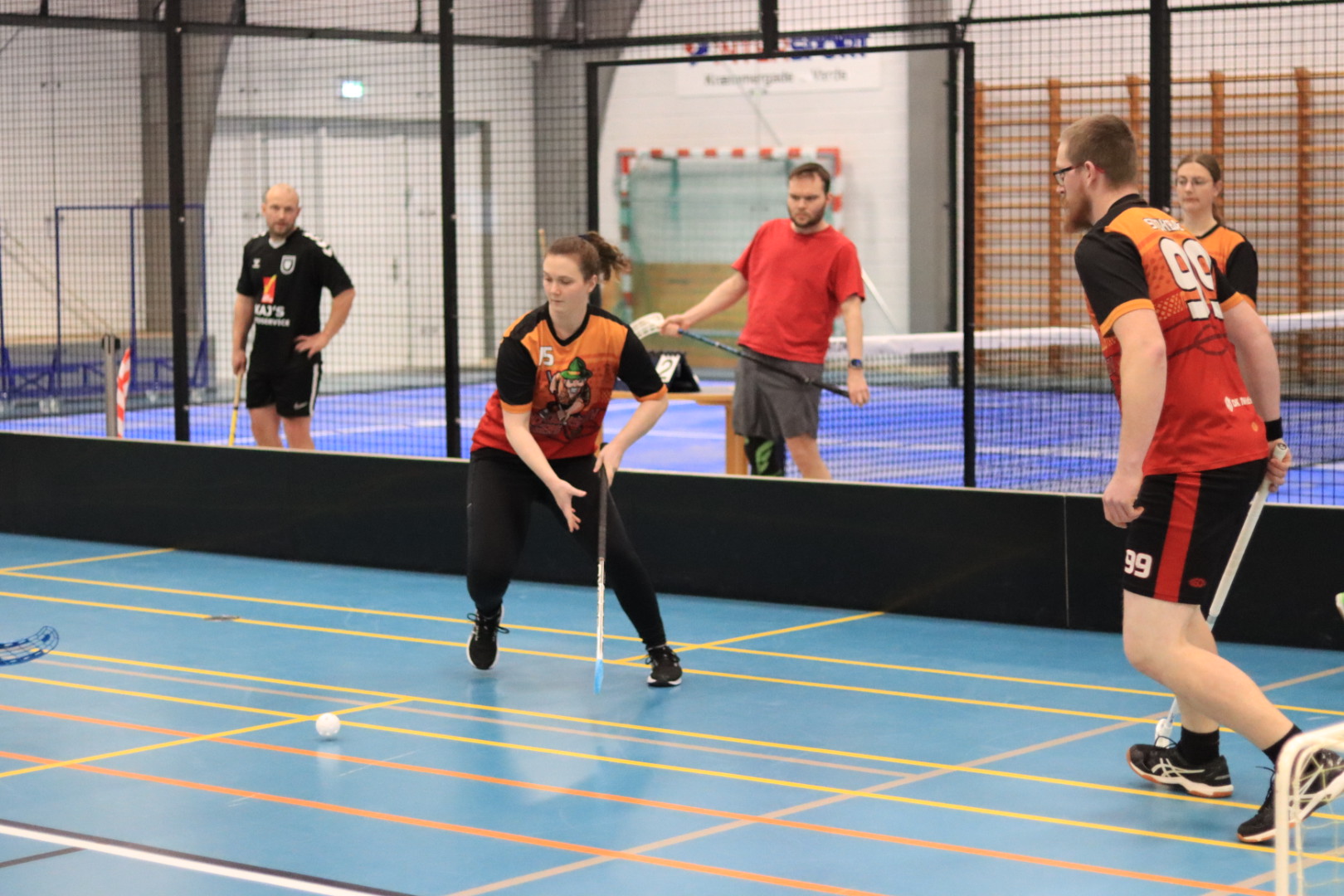 Floorball-spillere samles til stævne i Billum