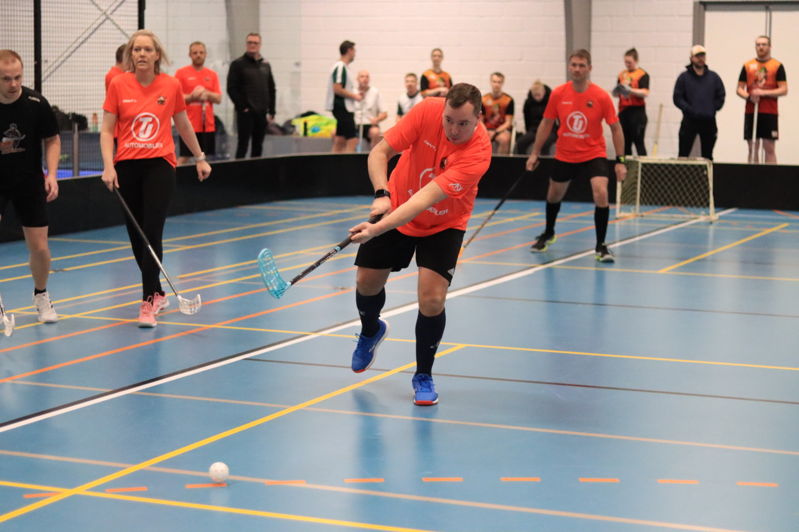 Floorball-spillere samles til stævne i Billum