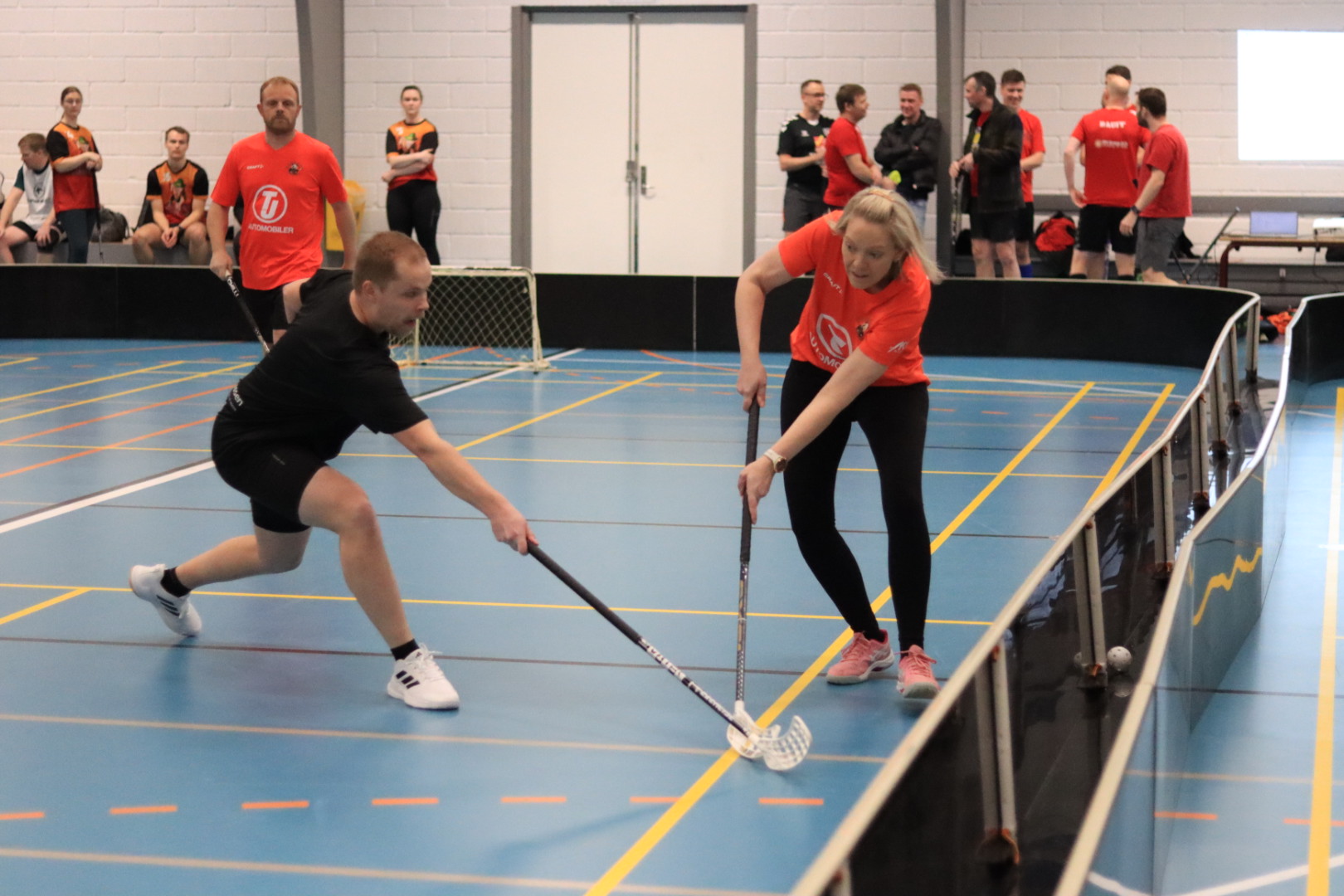 Floorball-spillere samles til stævne i Billum