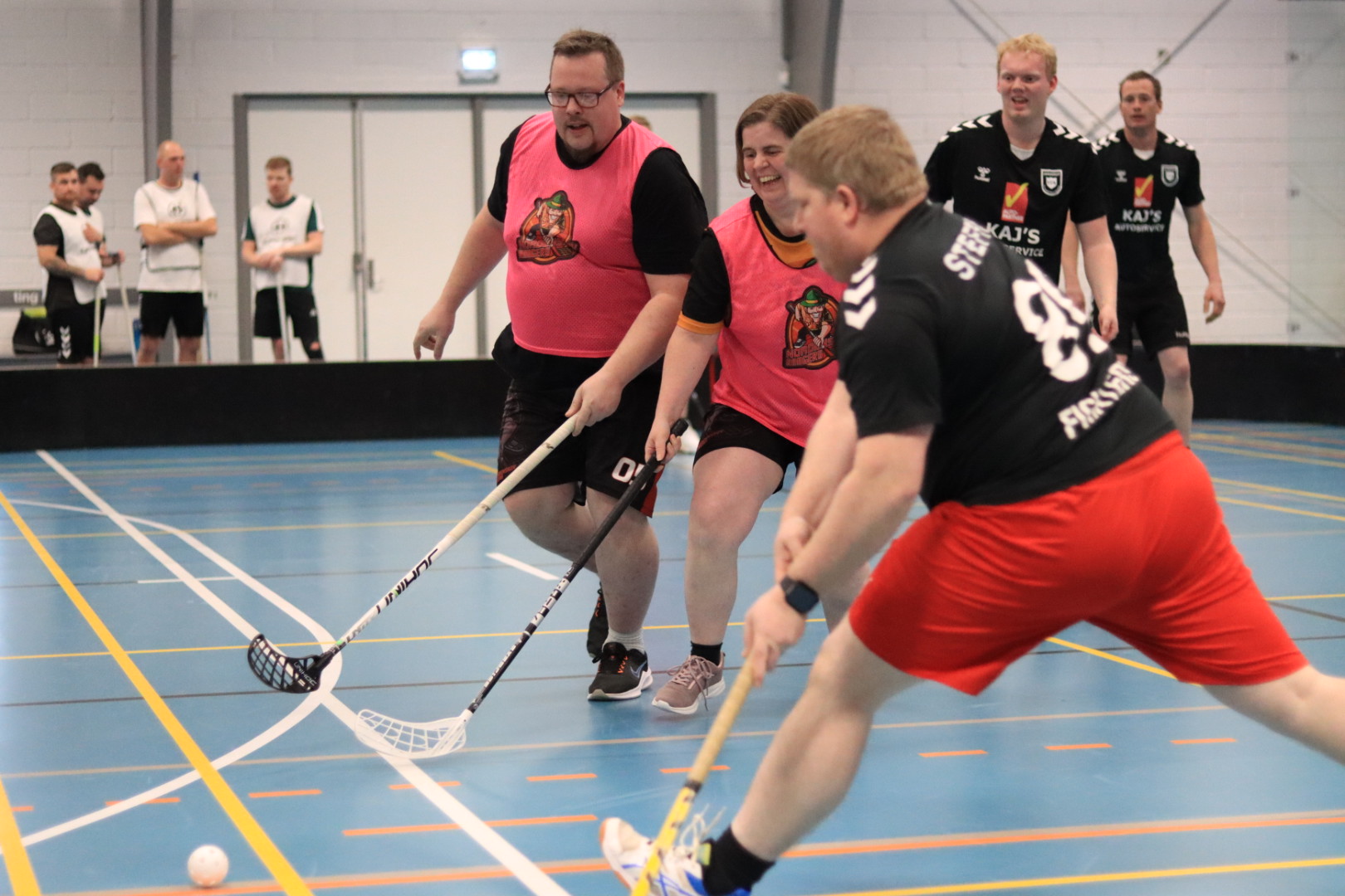 Floorball-spillere samles til stævne i Billum