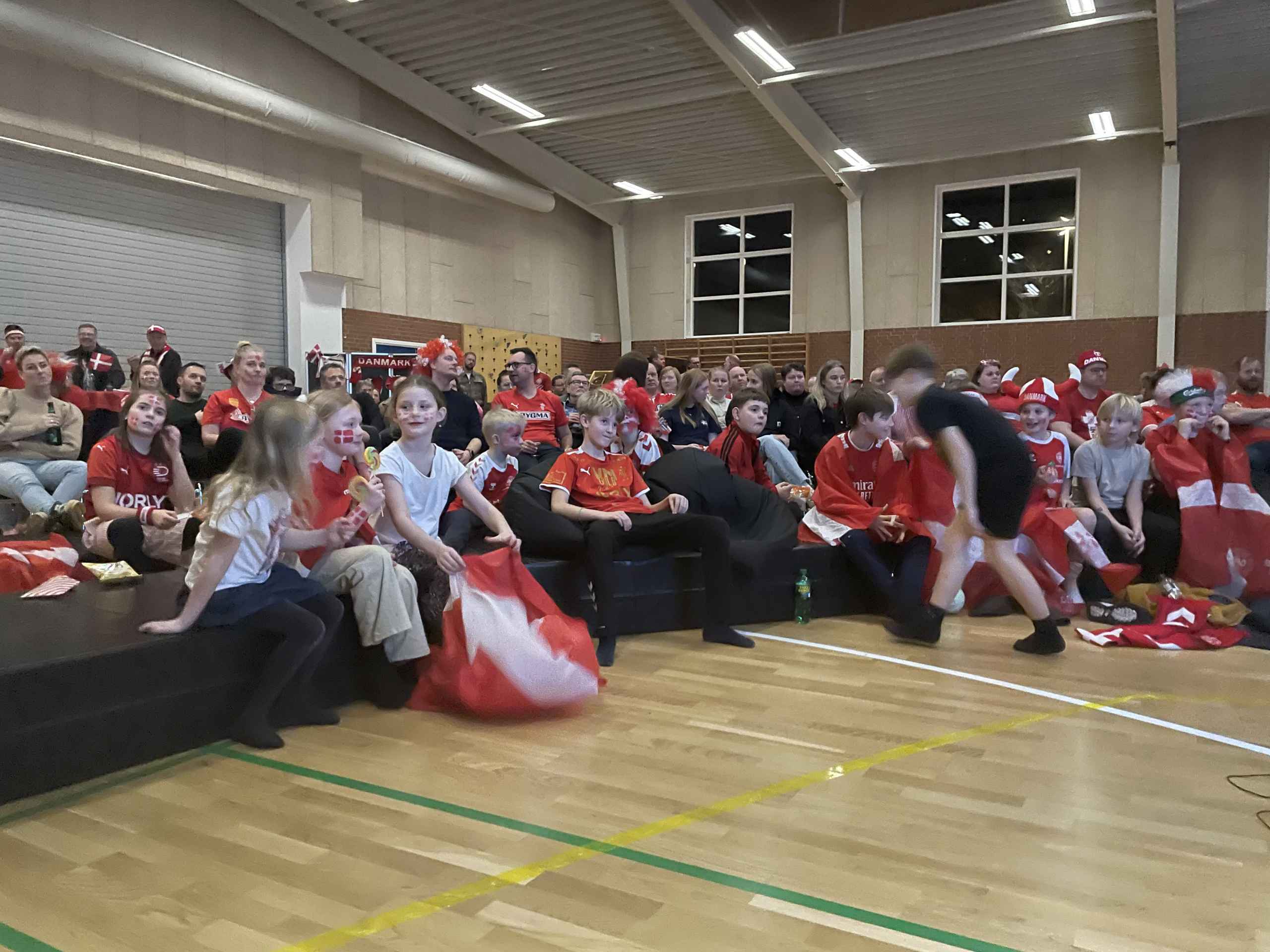 Stor Tilslutning Til VM-fest i Outrup