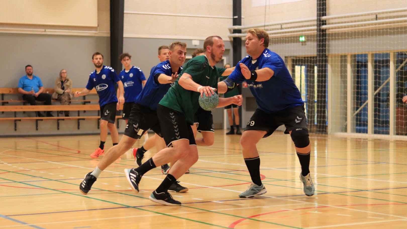 Begge Blåbjerg Hold Led Nederlag