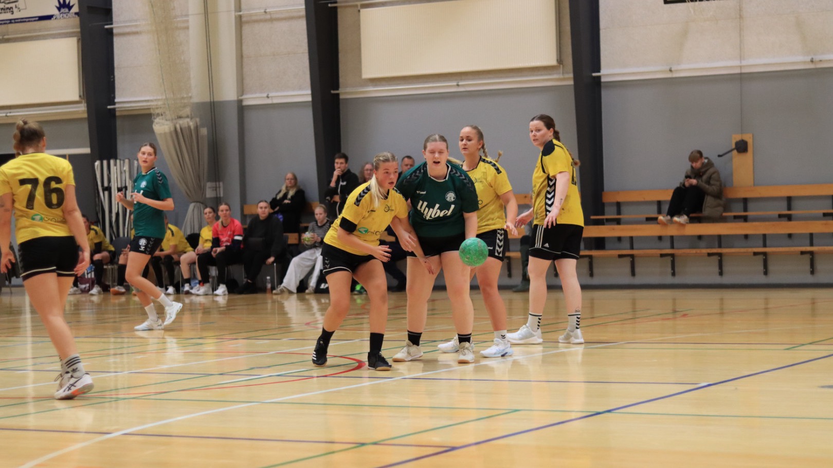 Begge Blåbjerg Hold Led Nederlag