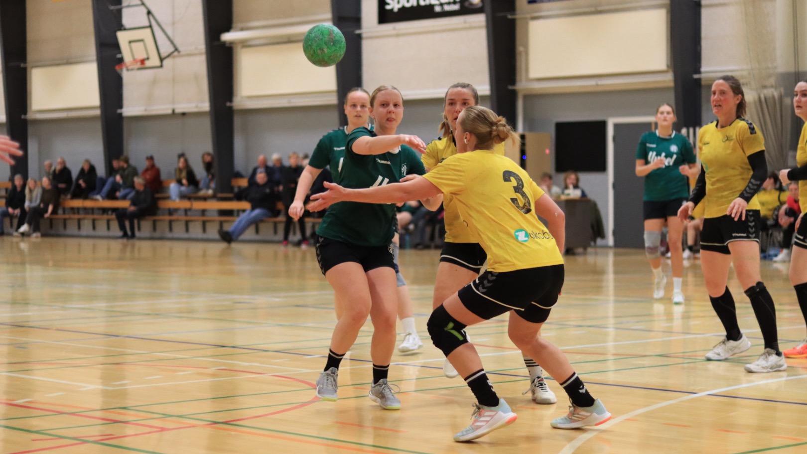 Begge Blåbjerg Hold Led Nederlag