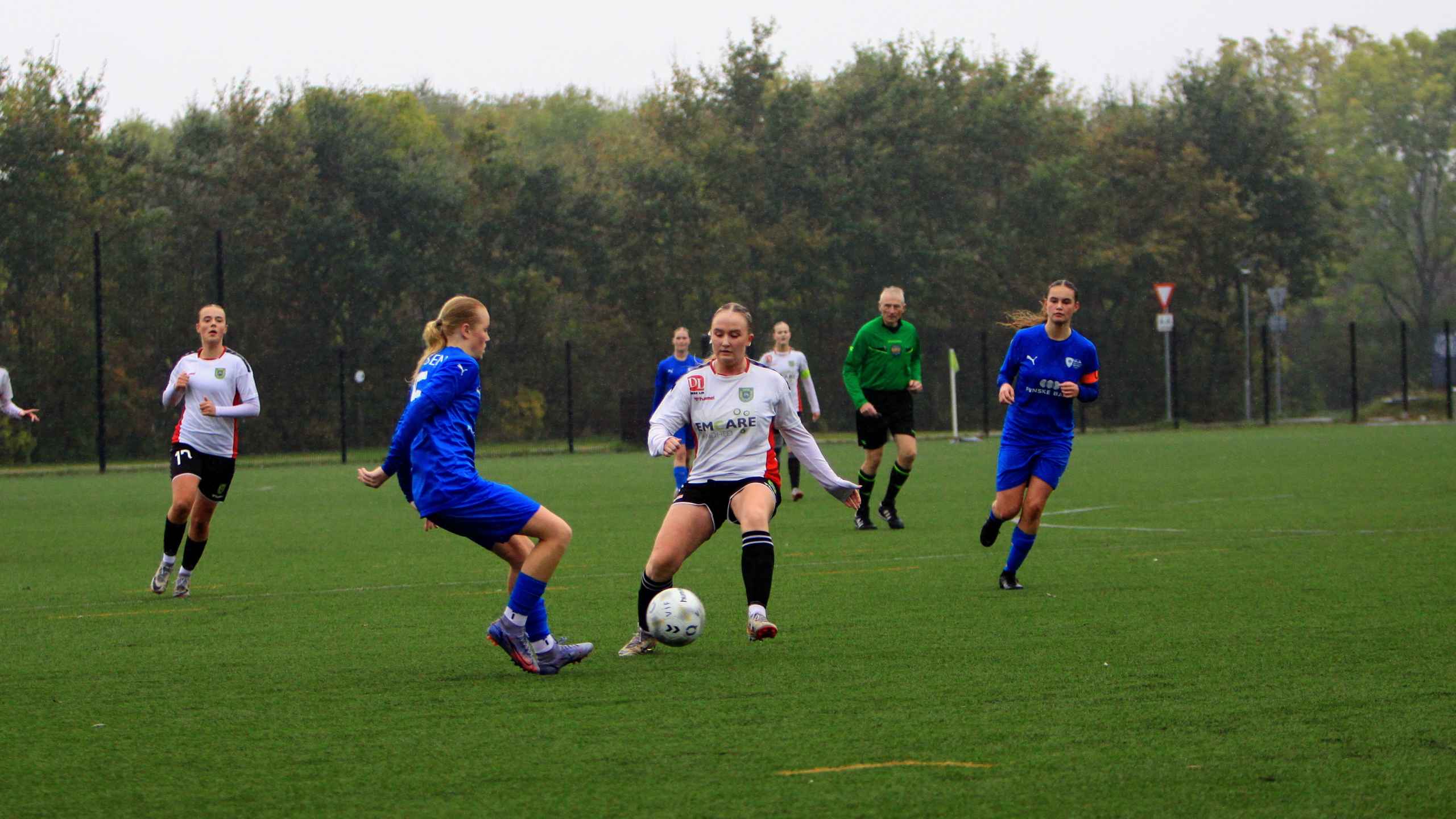 Varde IF U-16 Piger tabte hjemmekampe i regn