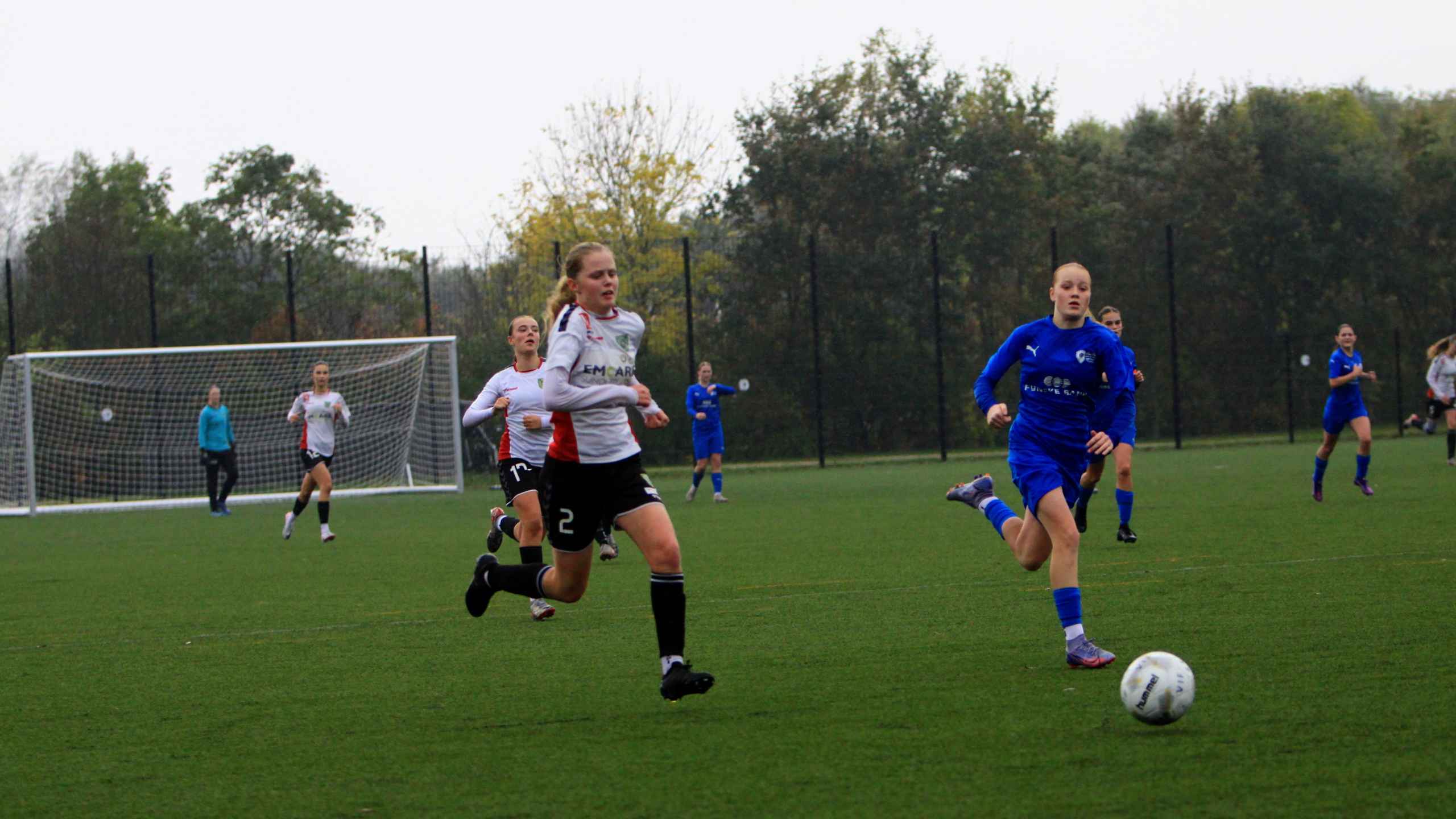 Varde IF U-16 Piger tabte hjemmekampe i regn