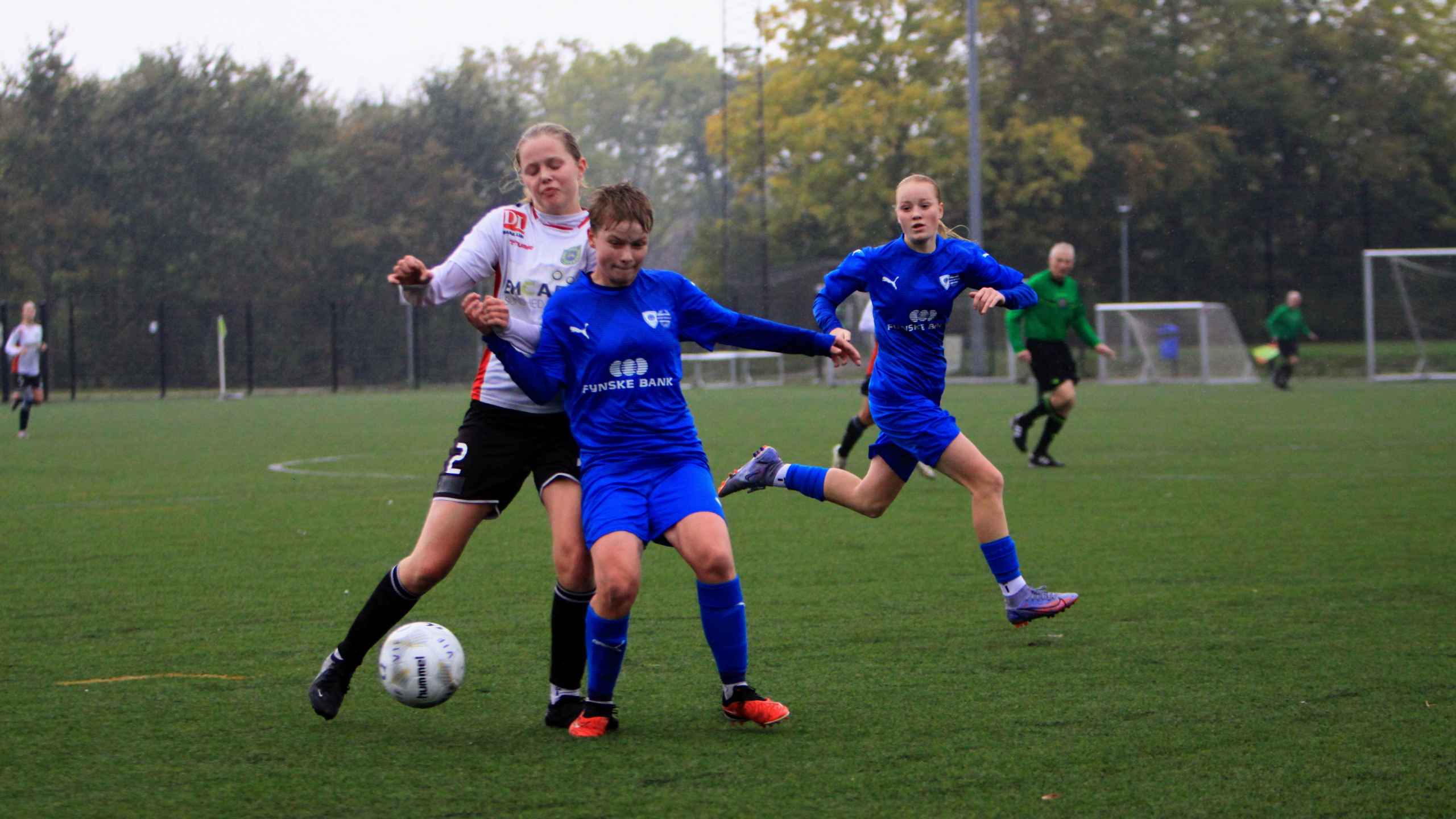 Varde IF U-16 Piger tabte hjemmekampe i regn