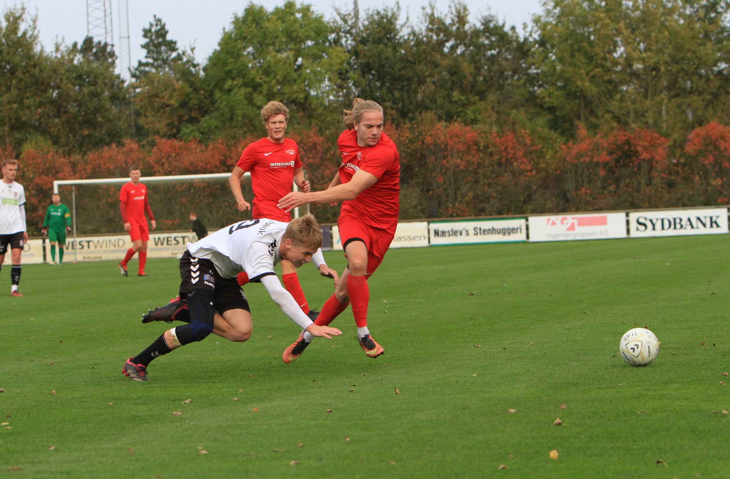 Varde IF taber knebent til topholdet