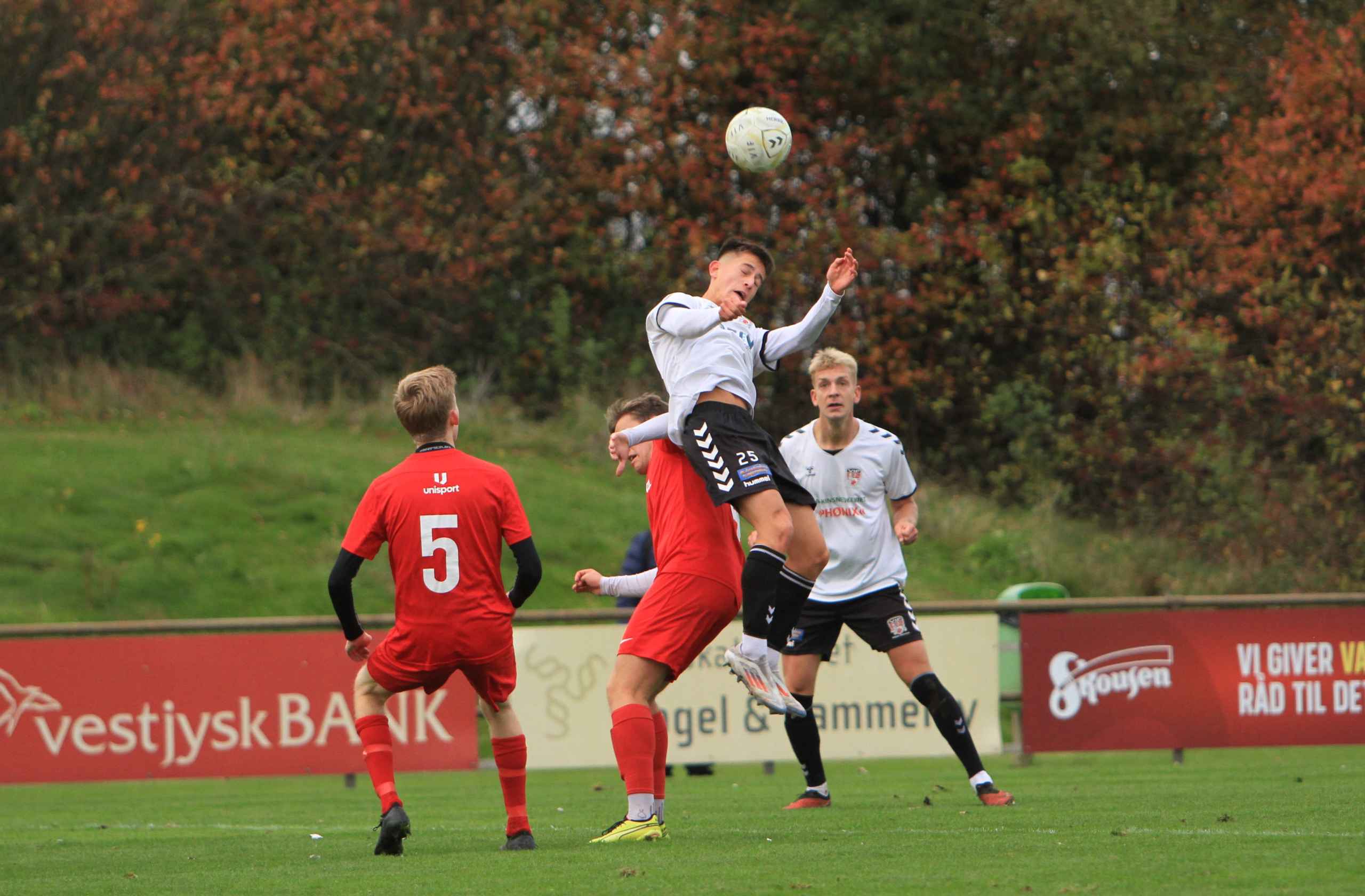 Varde IF taber knebent til topholdet