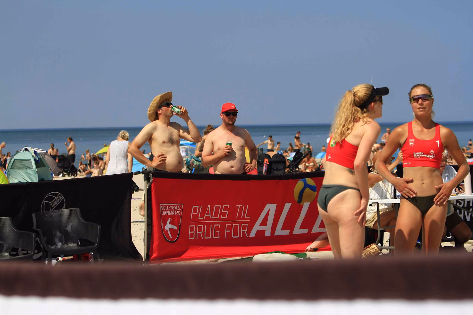 Semifinaler i Beachvolley skudt igang ved Henne Strand