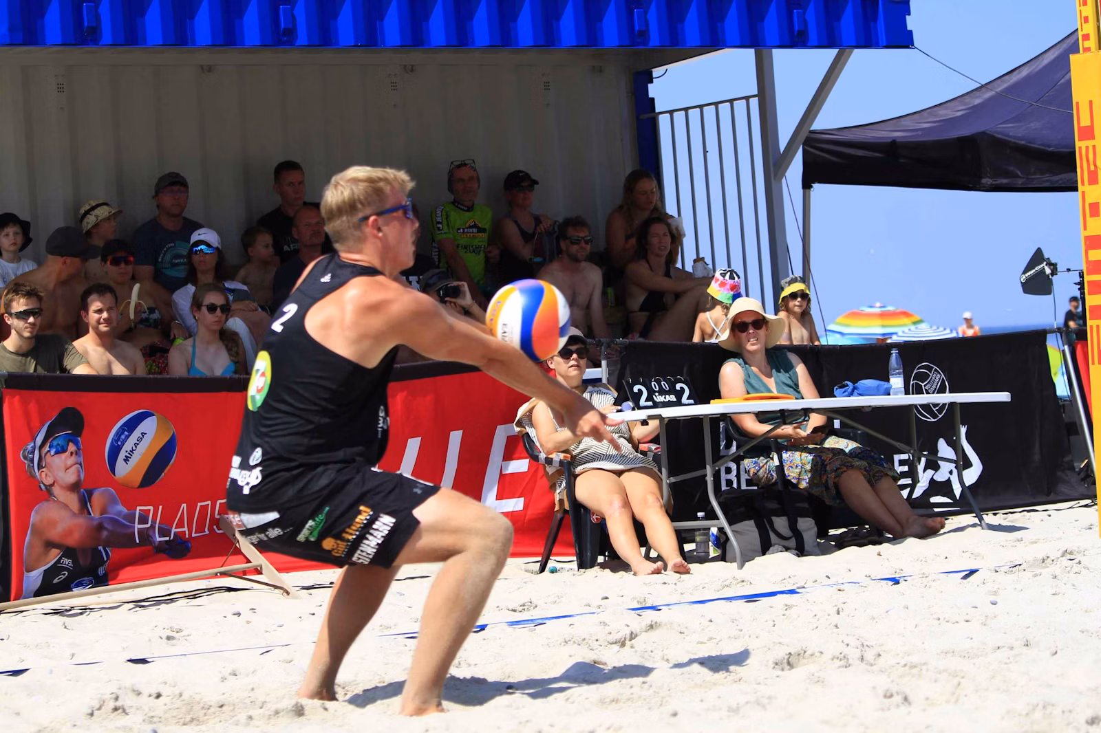 Semifinaler i Beachvolley skudt igang ved Henne Strand