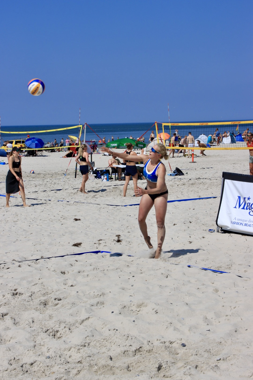 Semifinaler i Beachvolley skudt igang ved Henne Strand