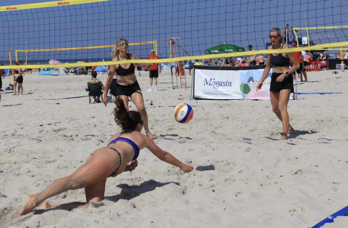Semifinaler i Beachvolley skudt igang ved Henne Strand