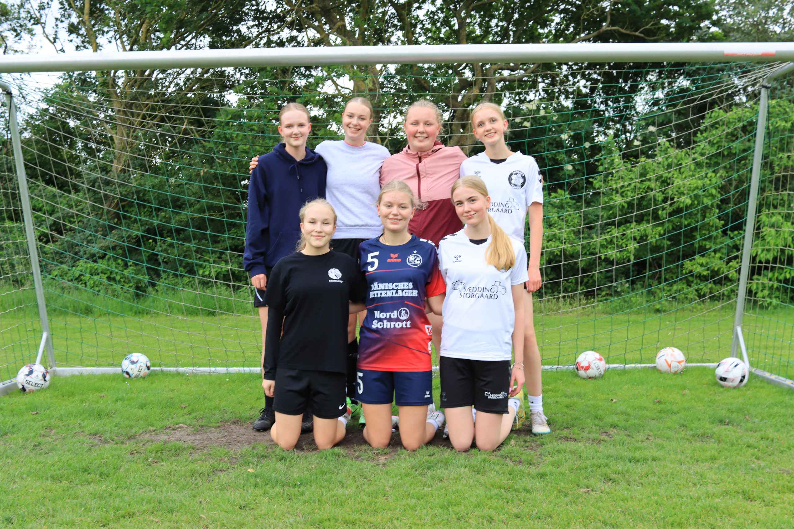 Blåbjerg U-15 pigerne stormer frem