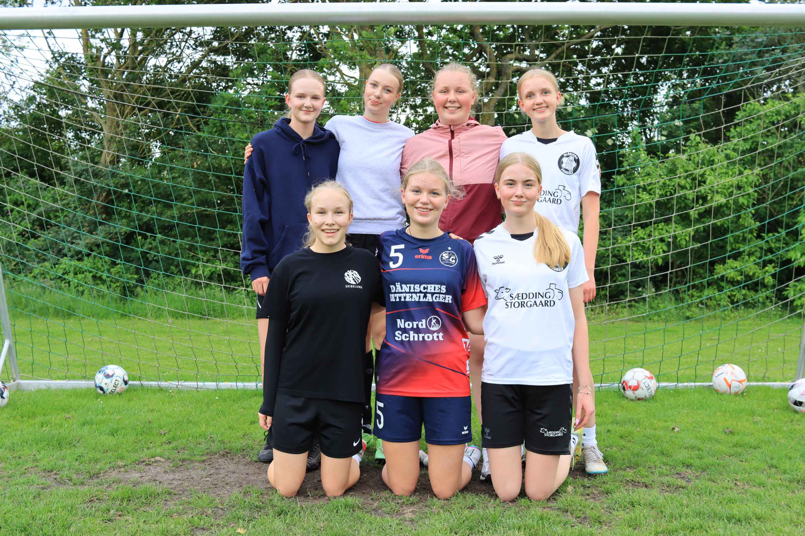 Blåbjerg U-15 pigerne stormer frem