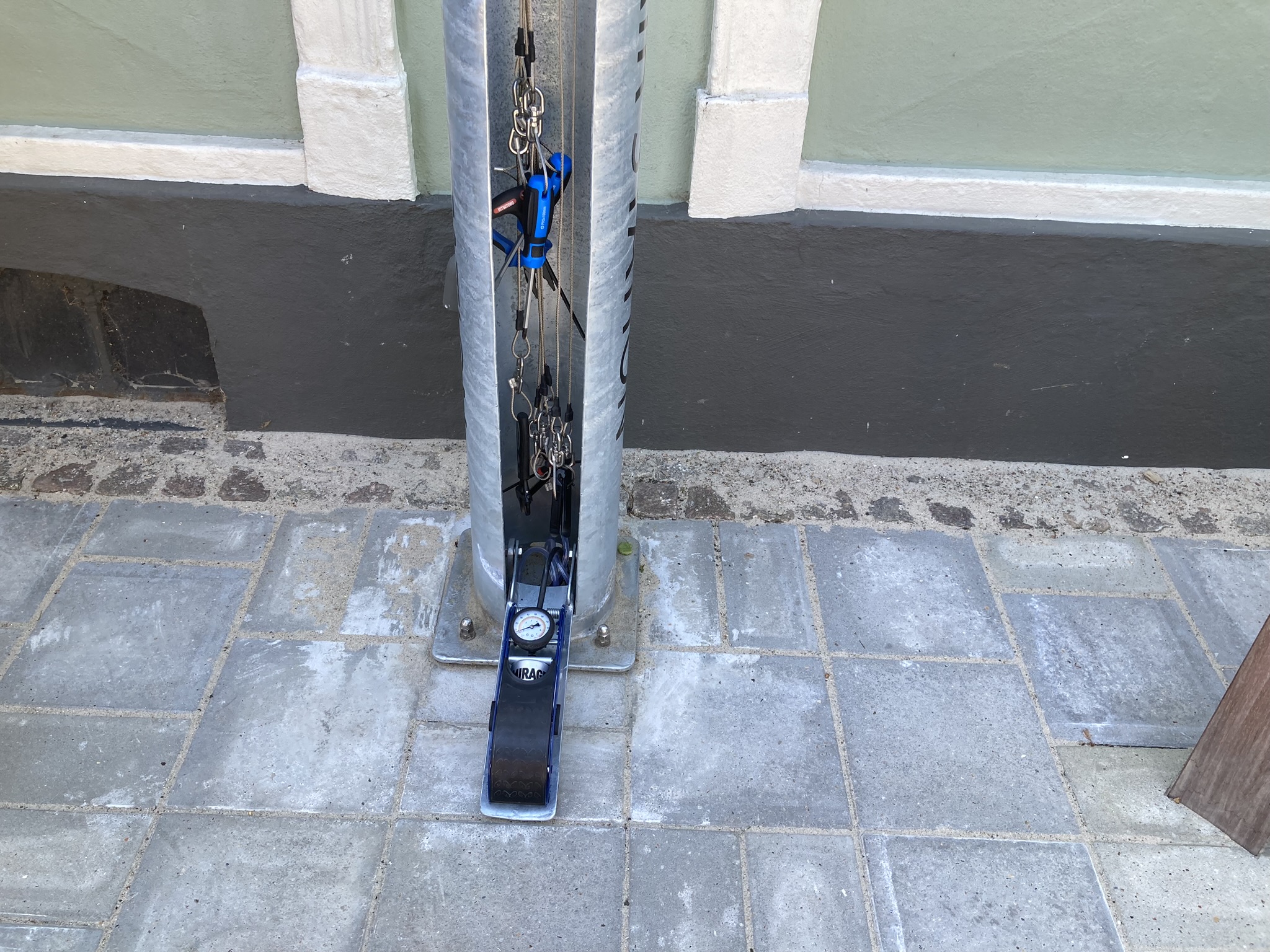 Elcykel-Ladestander også til el-knallert
