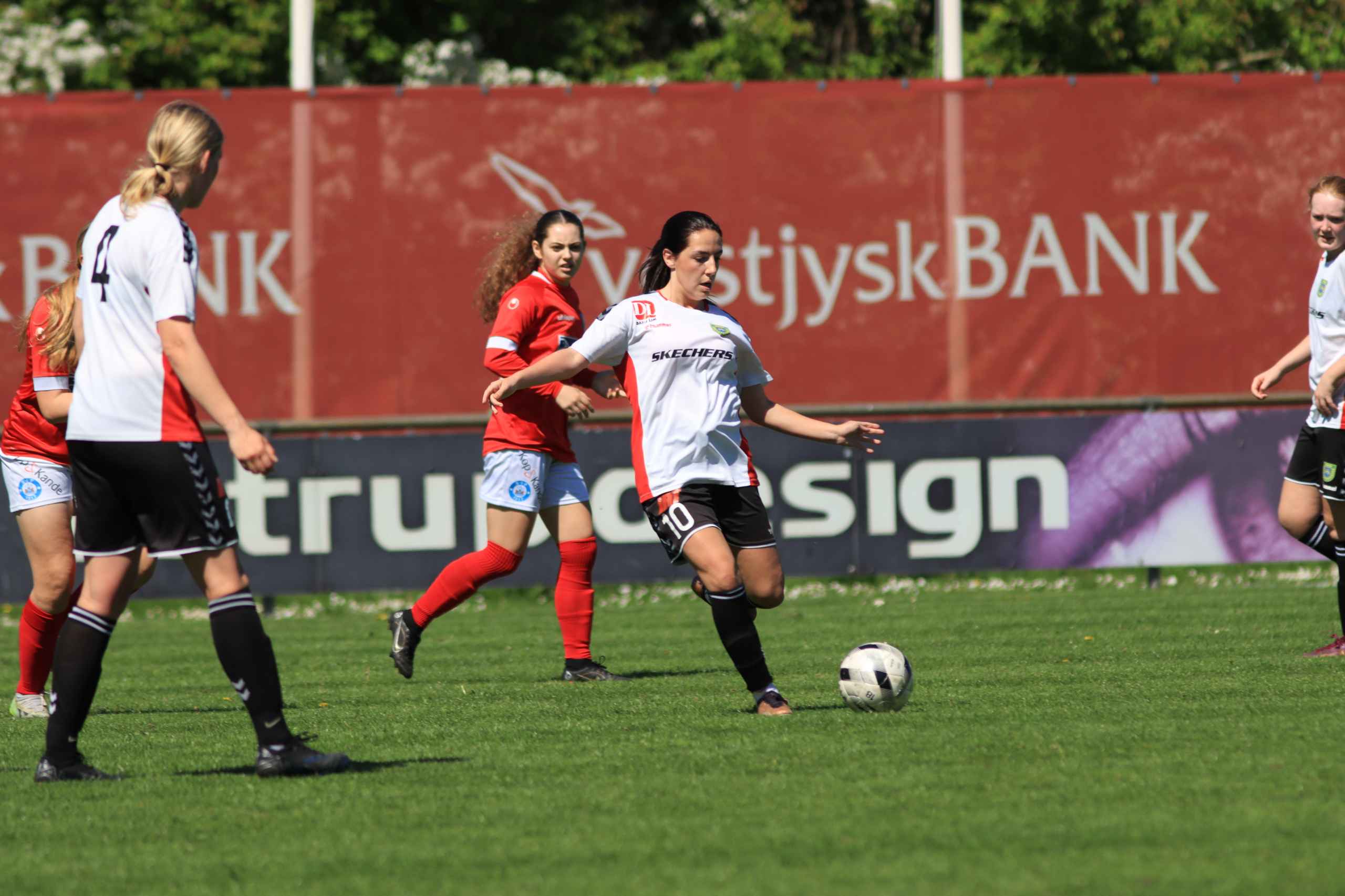 Varde U-19 piger sejrer hjemme