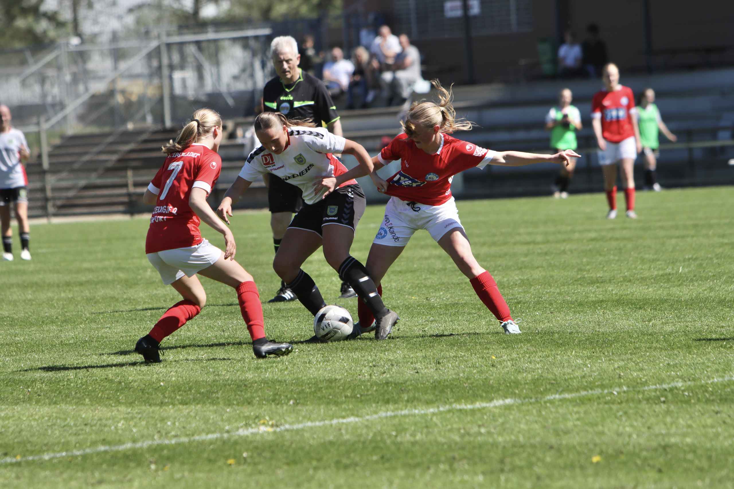 Varde U-19 piger sejrer hjemme