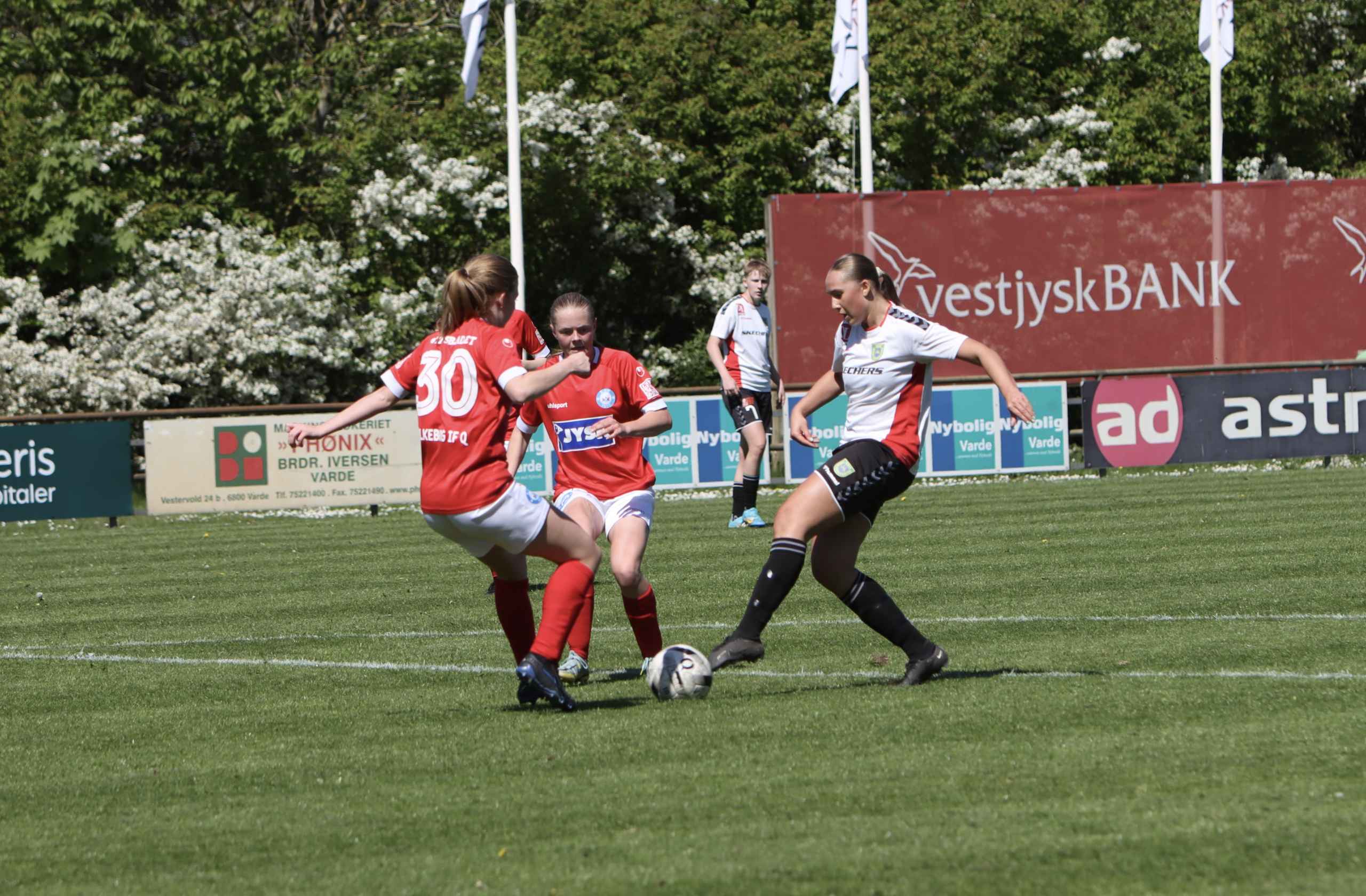 Varde U-19 piger sejrer hjemme