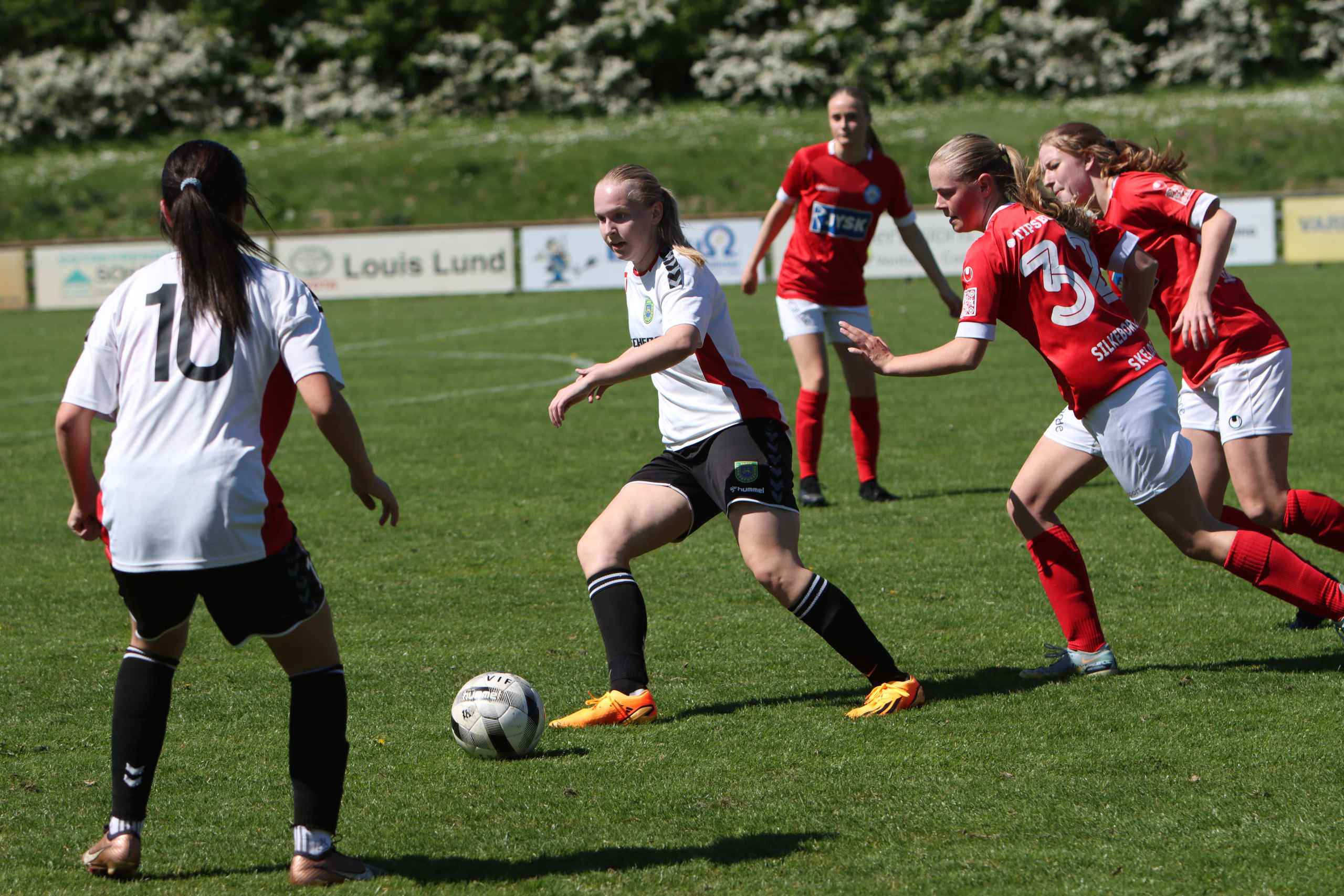 Varde U-19 piger sejrer hjemme