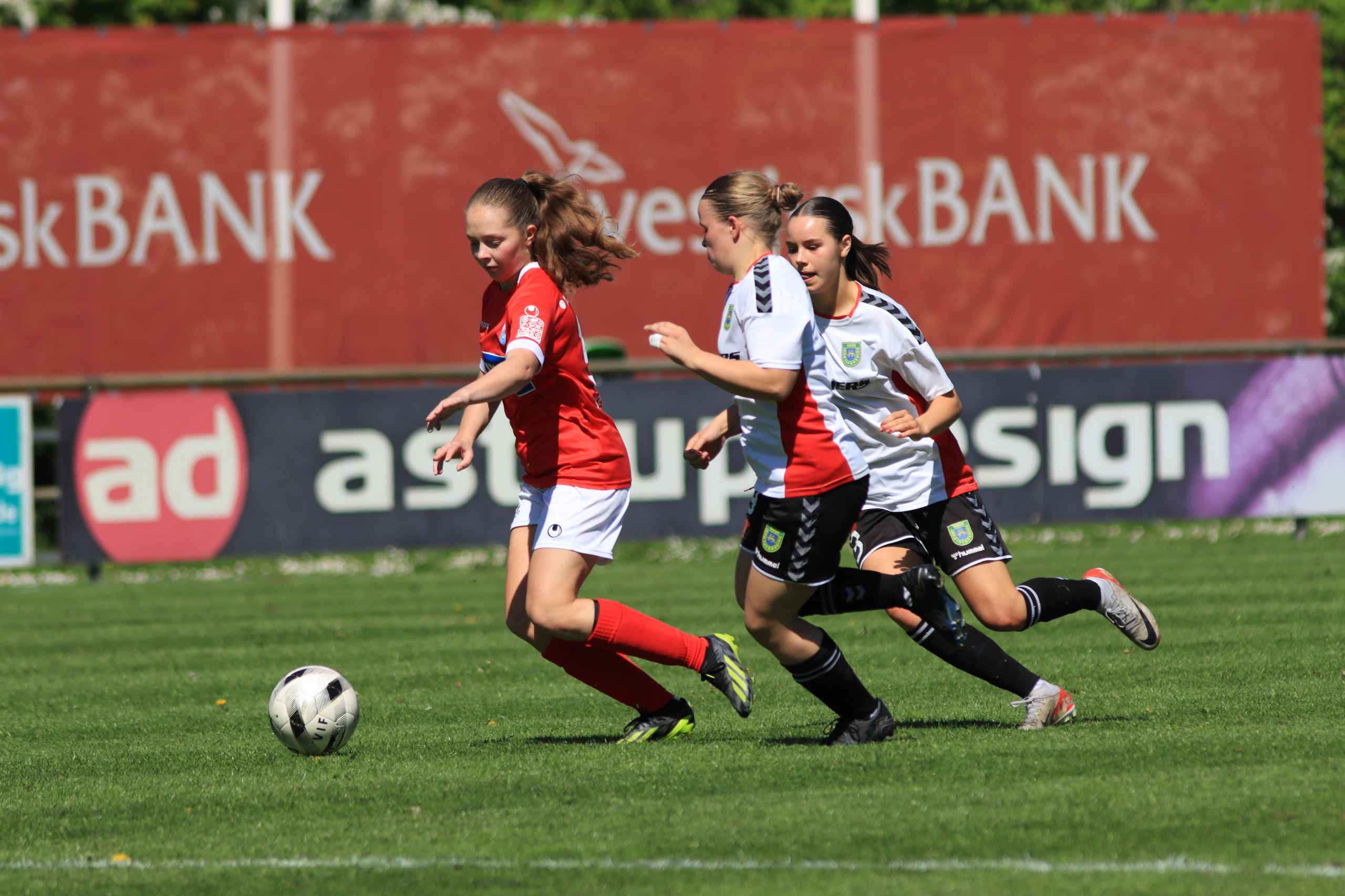 Varde U-19 piger sejrer hjemme