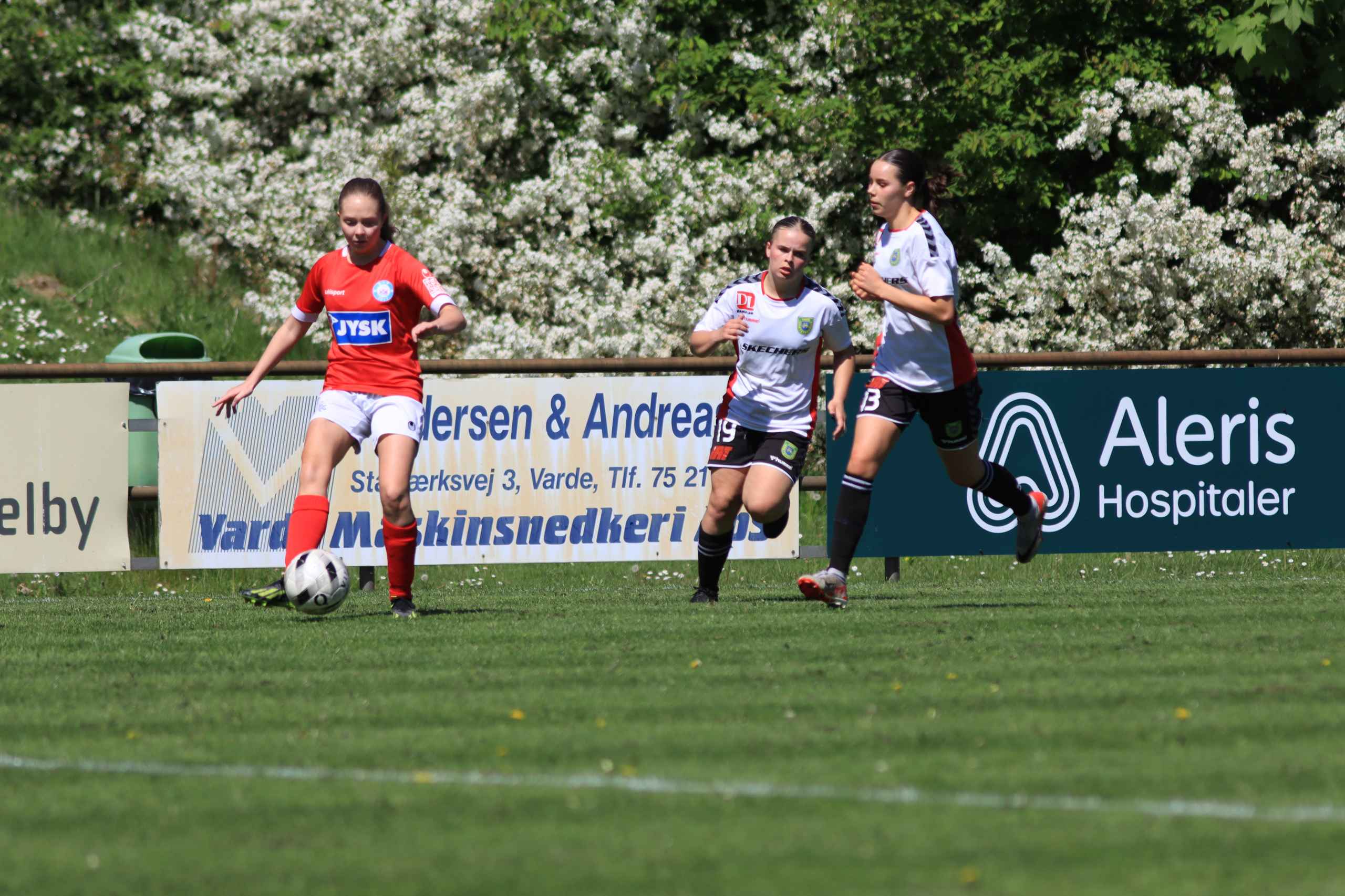 Varde U-19 piger sejrer hjemme
