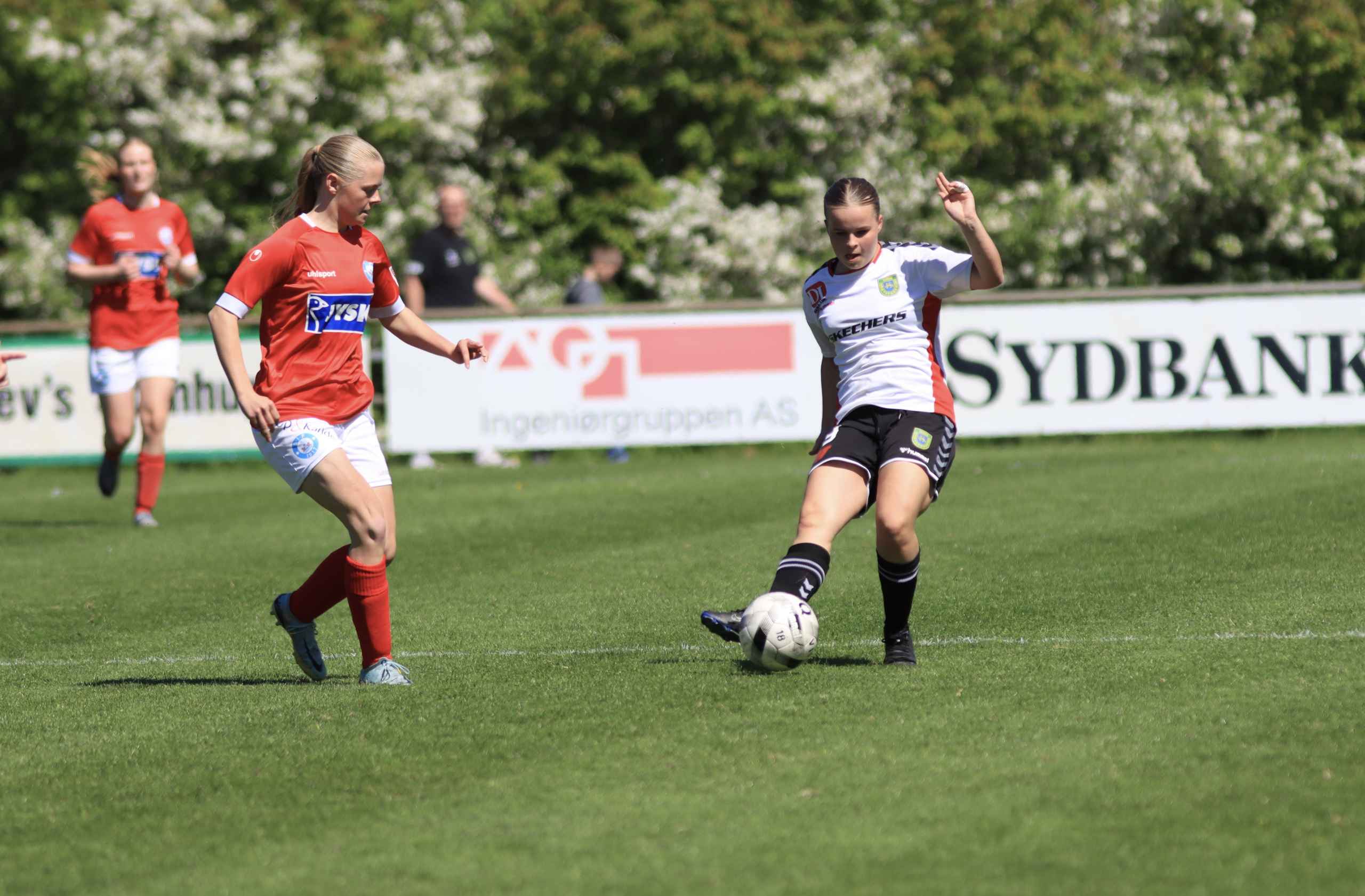 Varde U-19 piger sejrer hjemme