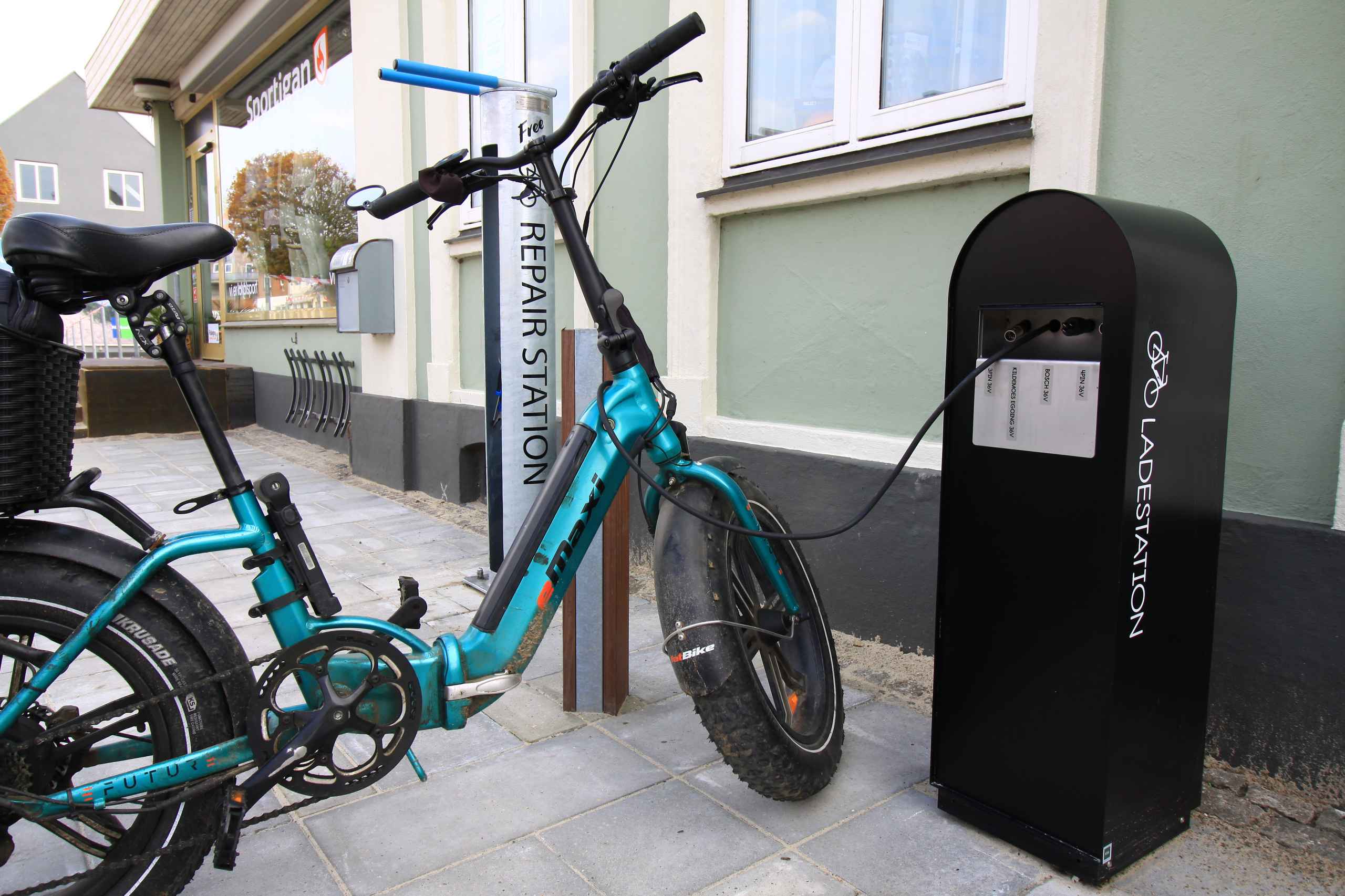 Verdens første elcykel-ladestander åbnet