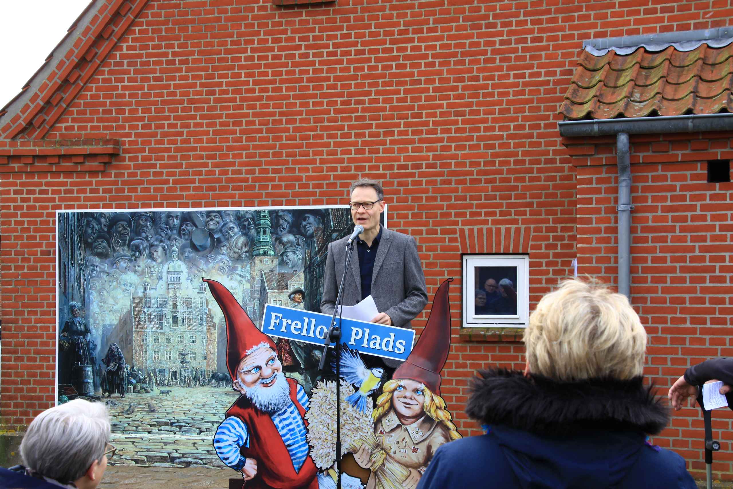 Outrup fejrer Frello med statue