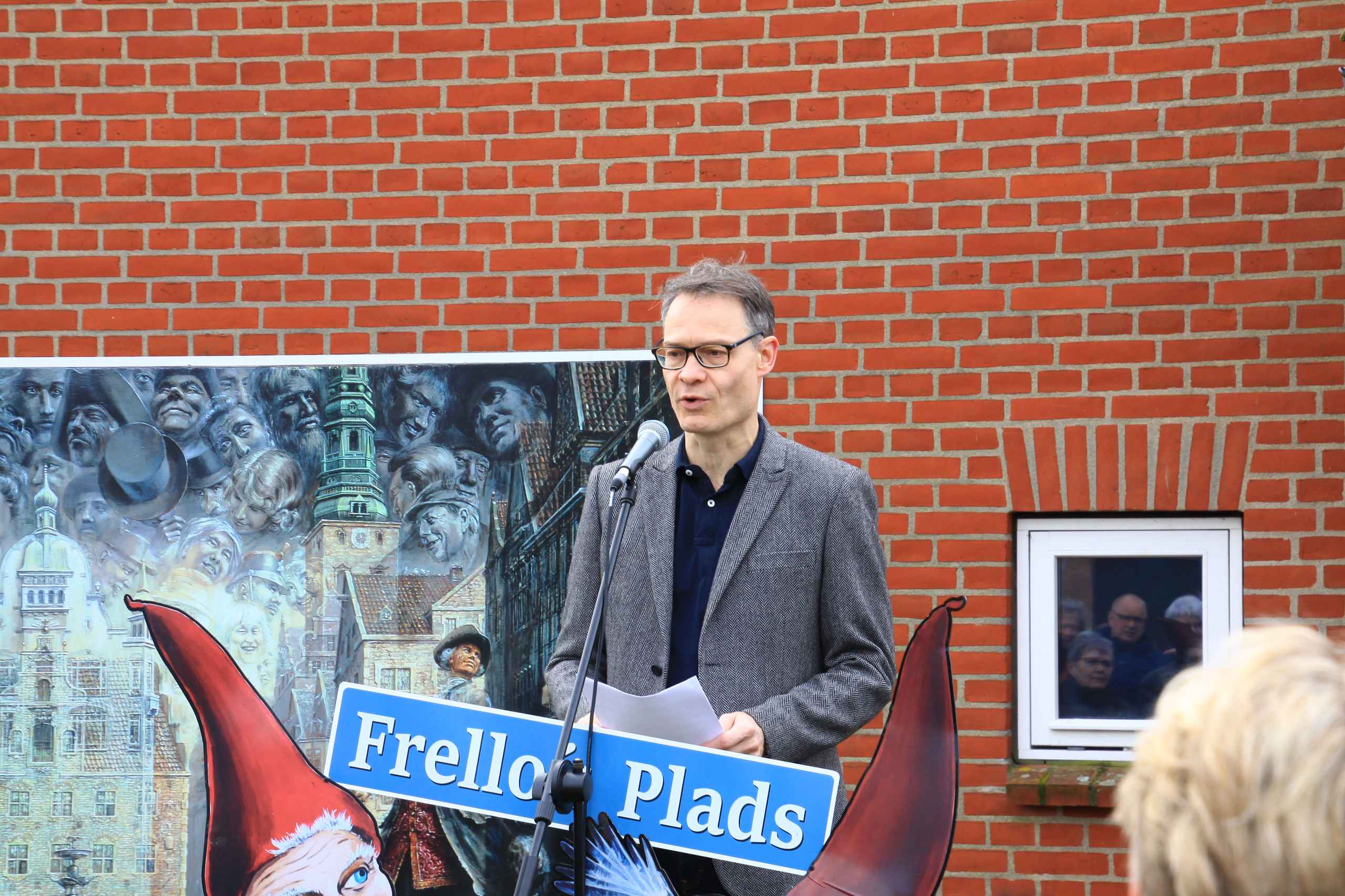 Outrup fejrer Frello med statue
