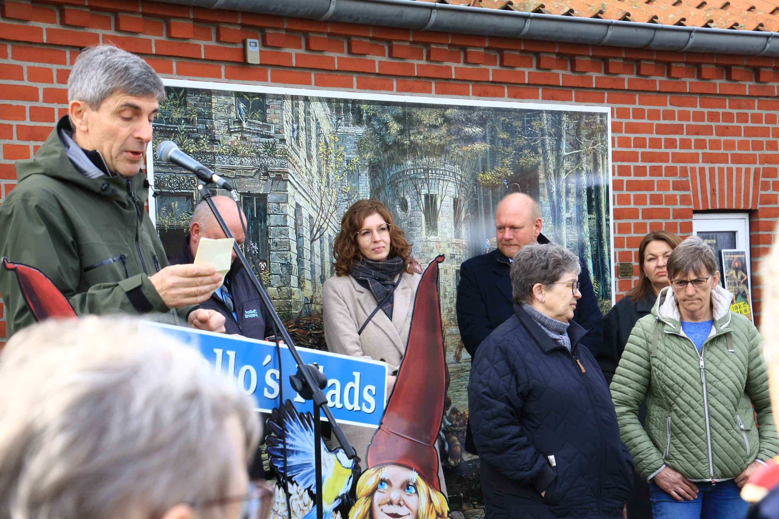Outrup fejrer Frello med statue