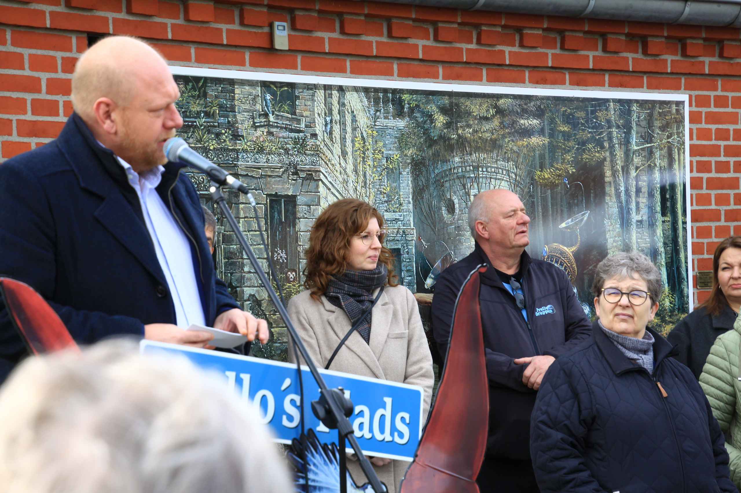 Outrup fejrer Frello med statue