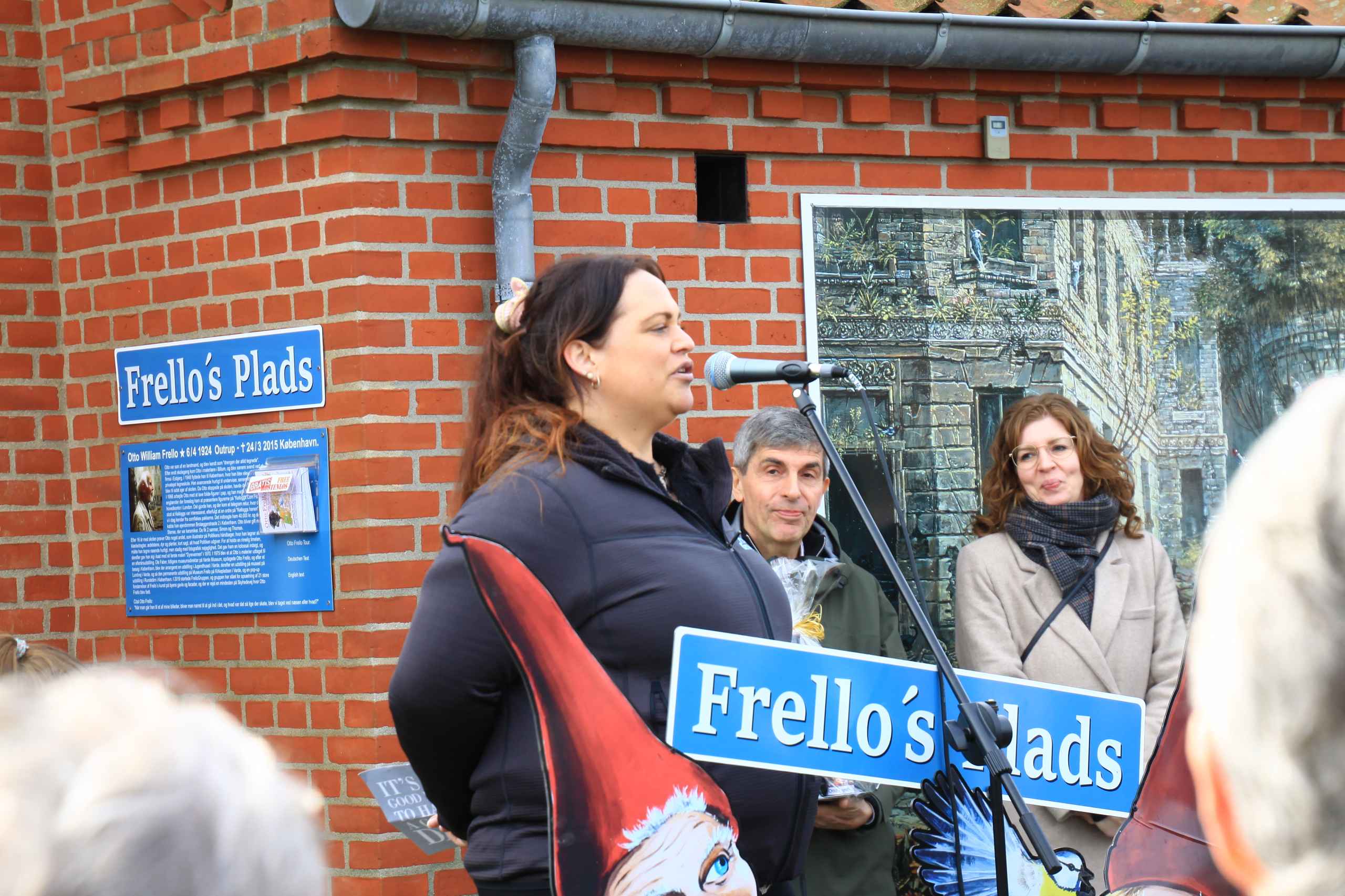 Outrup fejrer Frello med statue