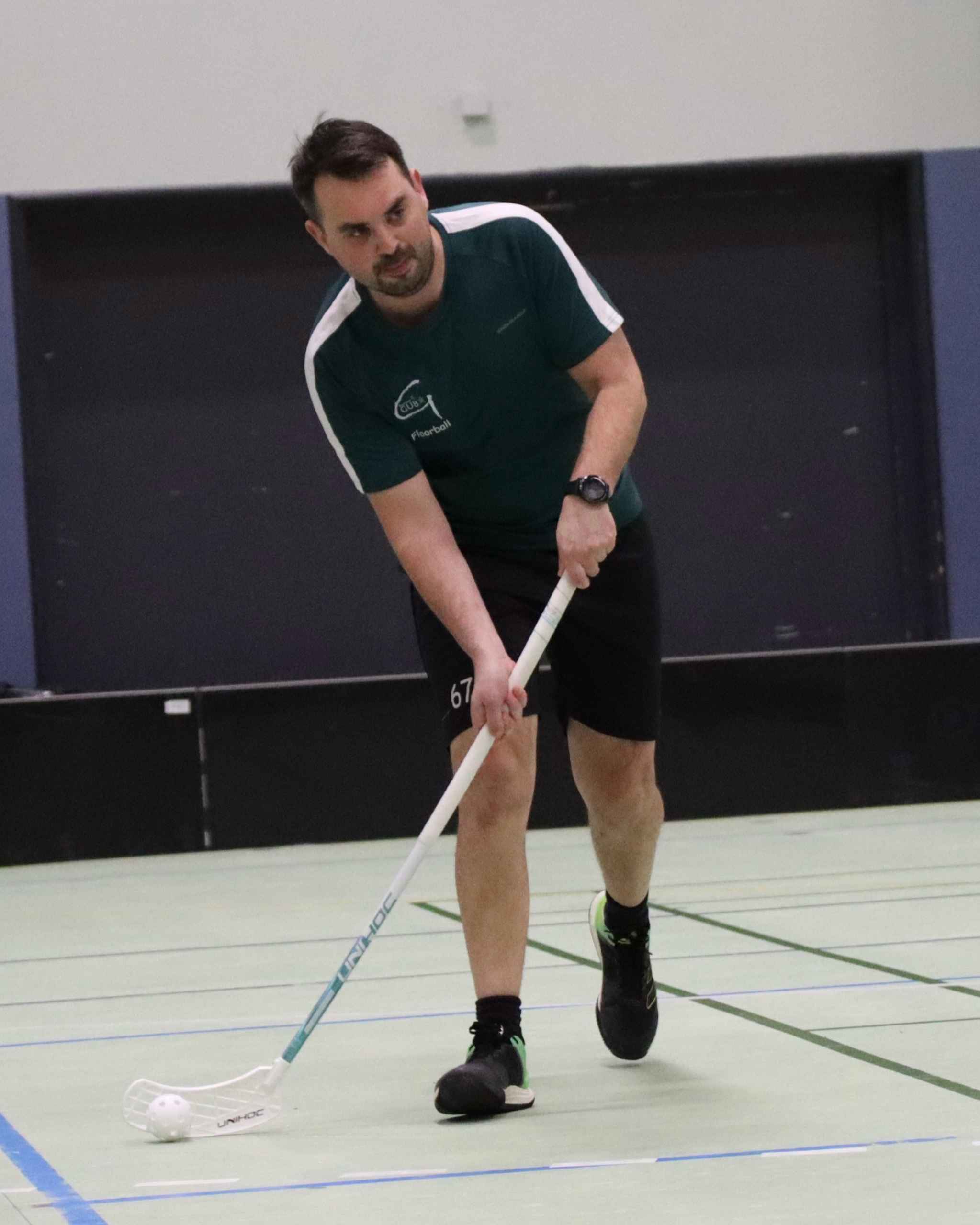 Emil fører floorballhold til sejr