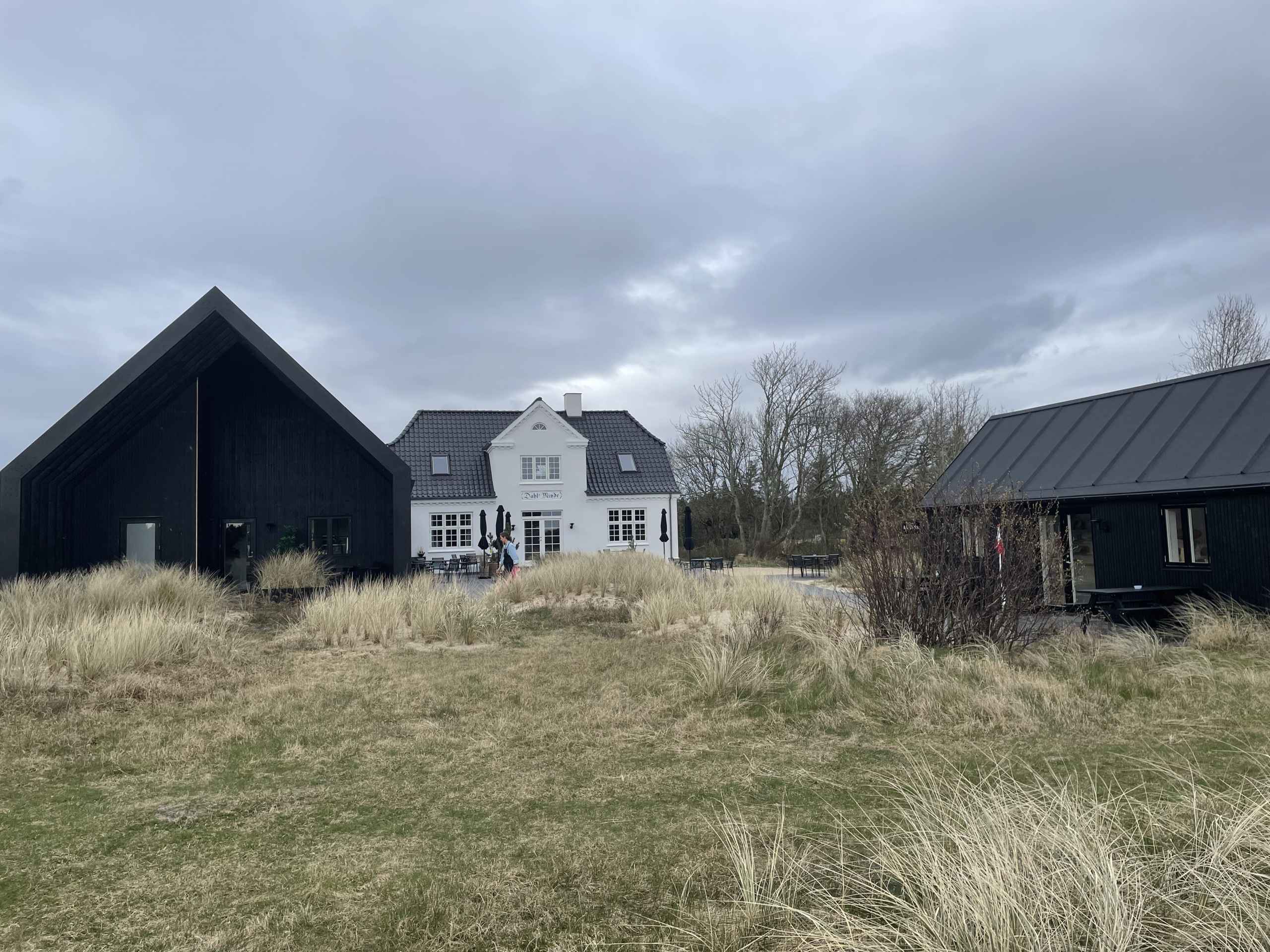 Cafen HENNE OM HJØRNET åbnet