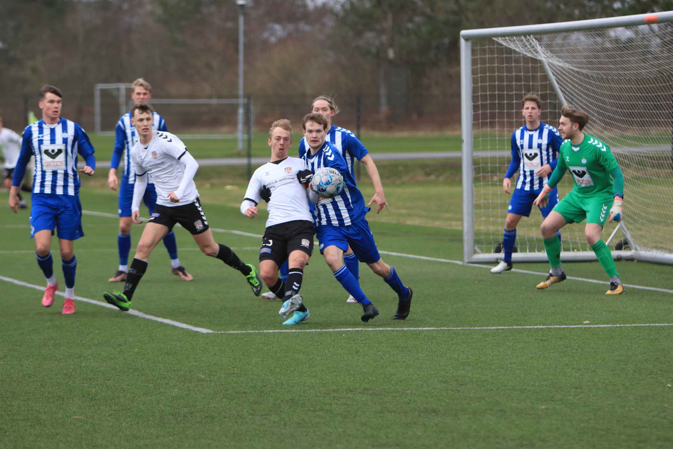 Intens træningskamp ender uafgjort