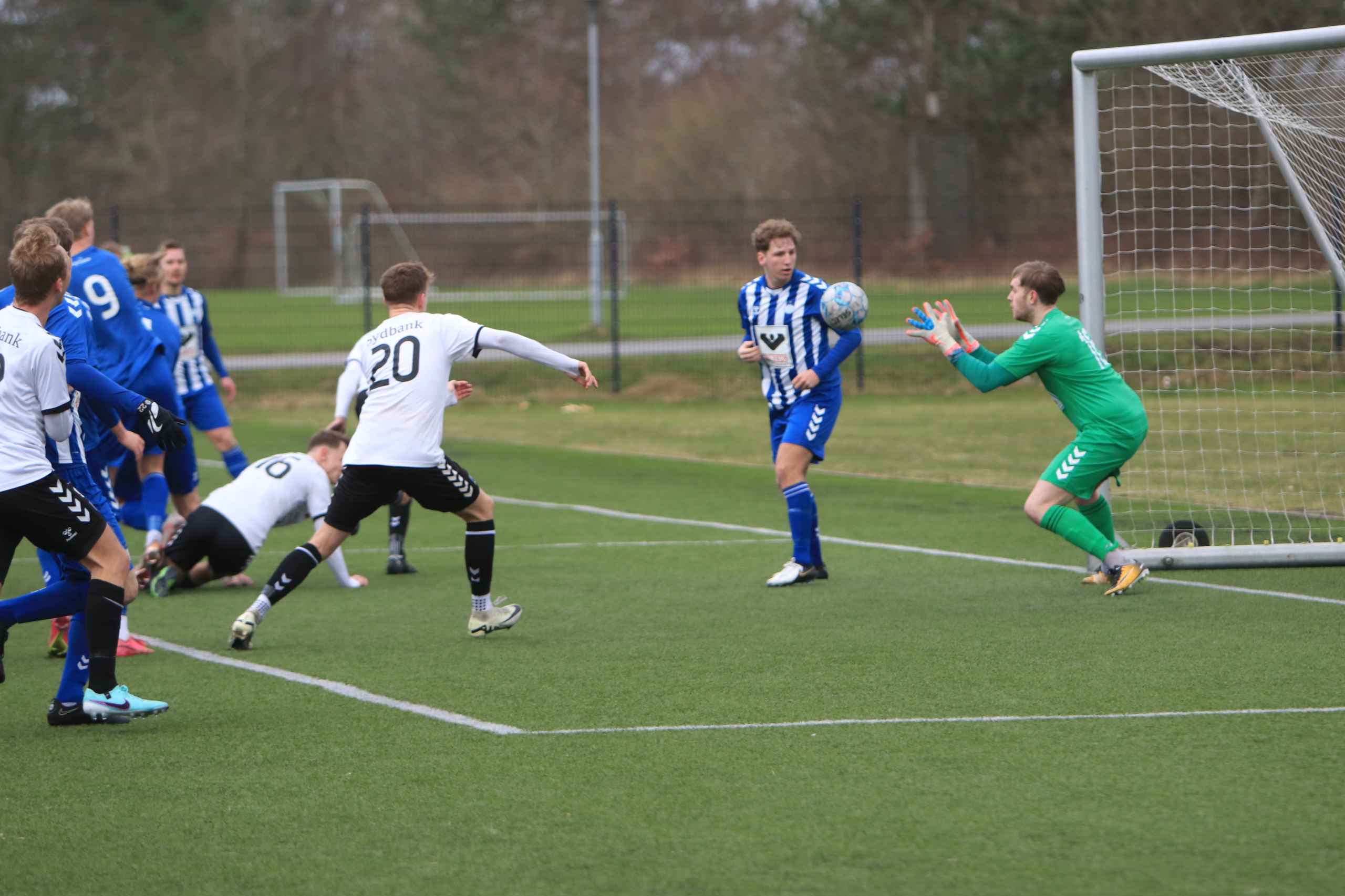 Intens træningskamp ender uafgjort