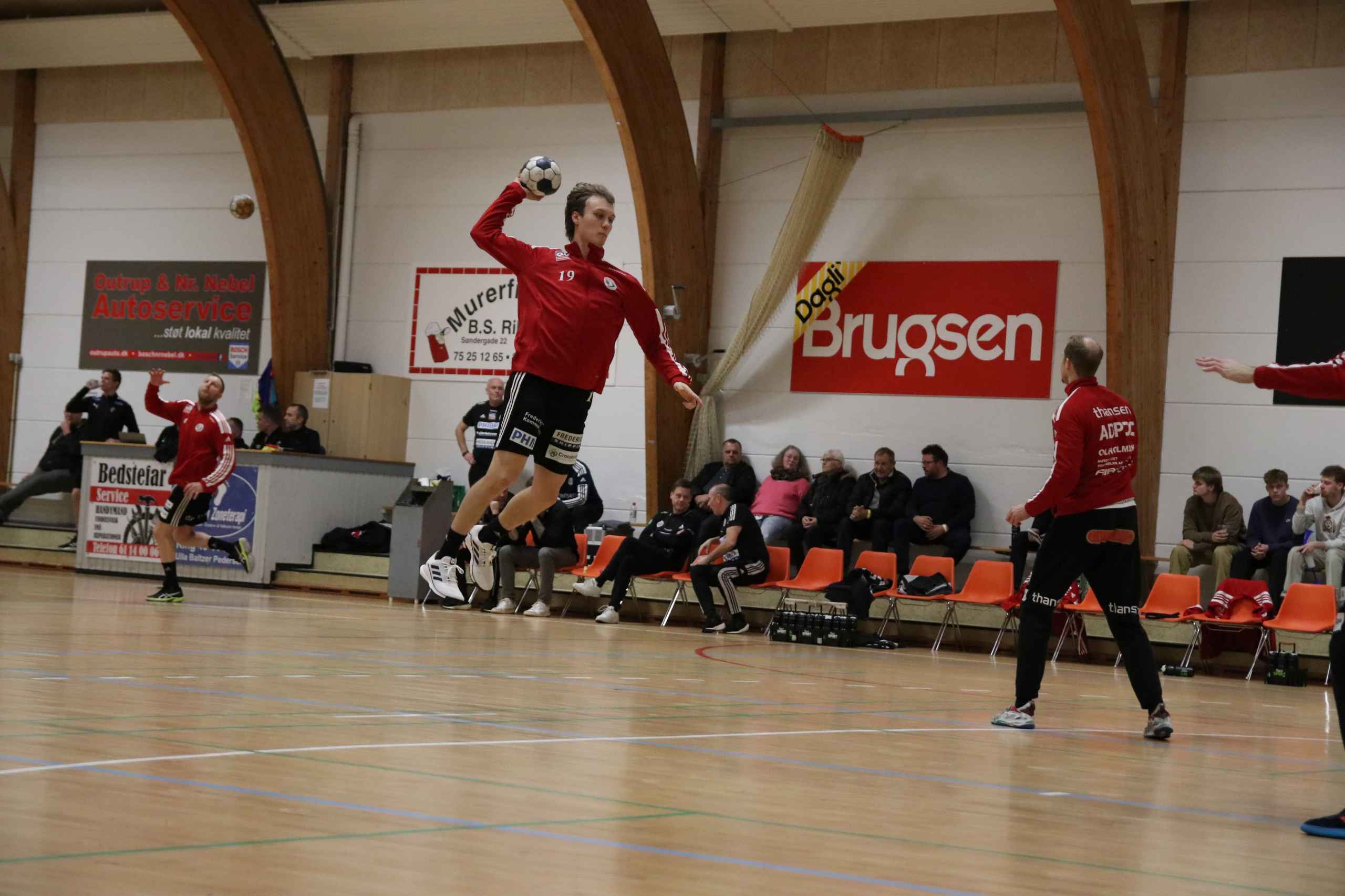 Blåbjerg HK  fejrer håndboldfest trods nederlag