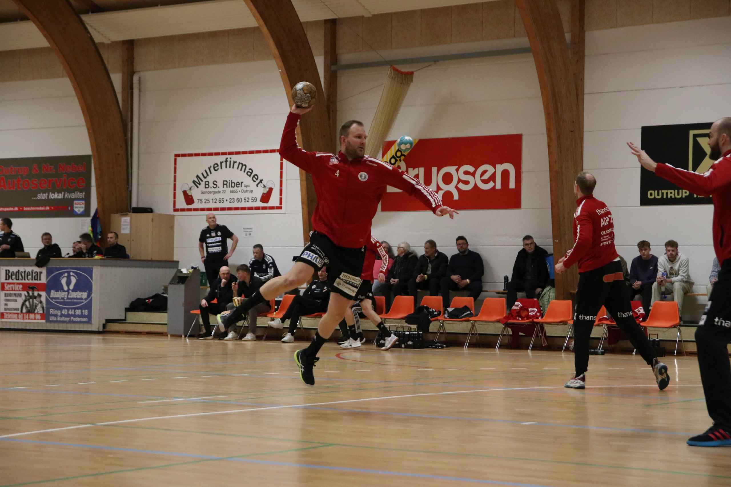Blåbjerg HK  fejrer håndboldfest trods nederlag