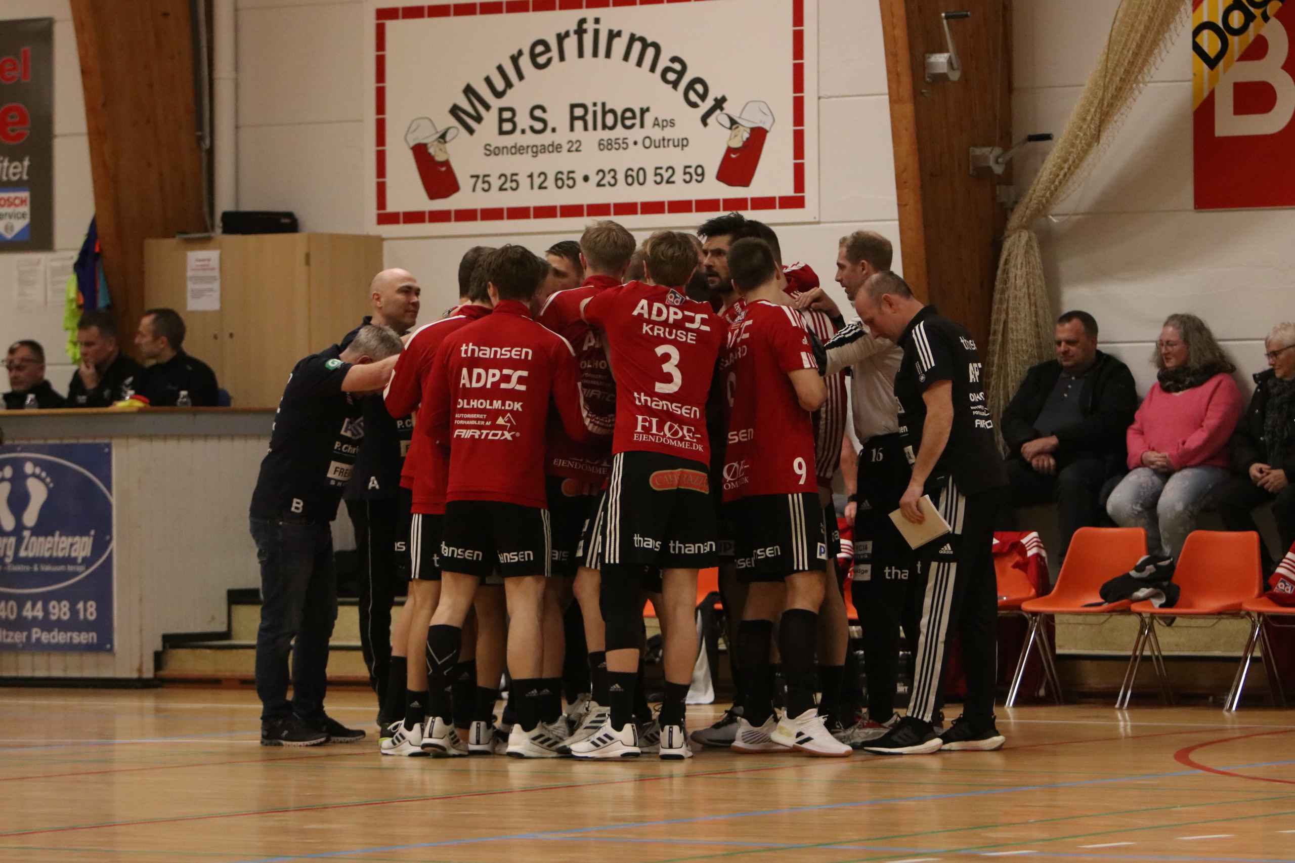 Blåbjerg HK  fejrer håndboldfest trods nederlag