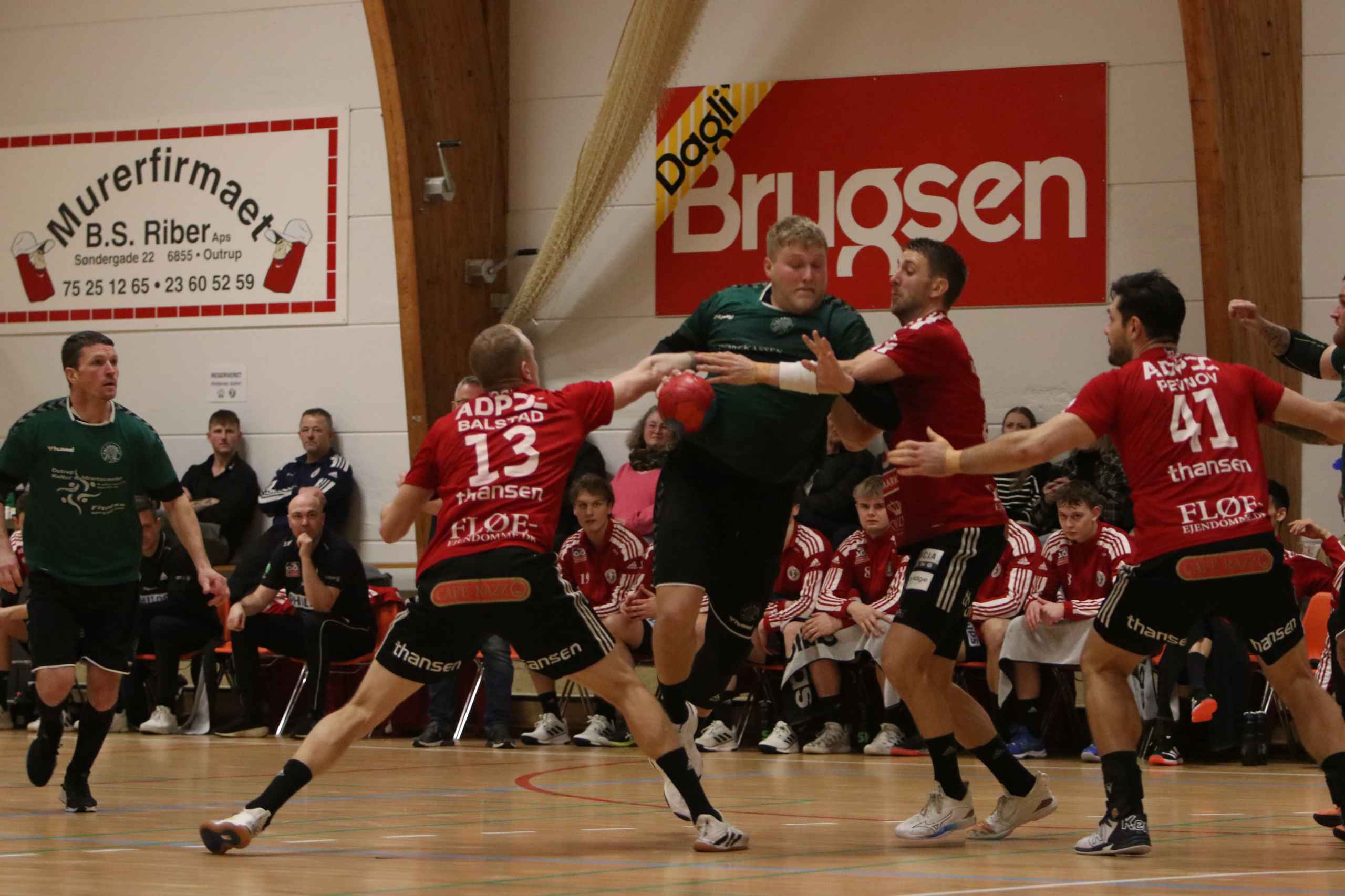 Blåbjerg HK  fejrer håndboldfest trods nederlag